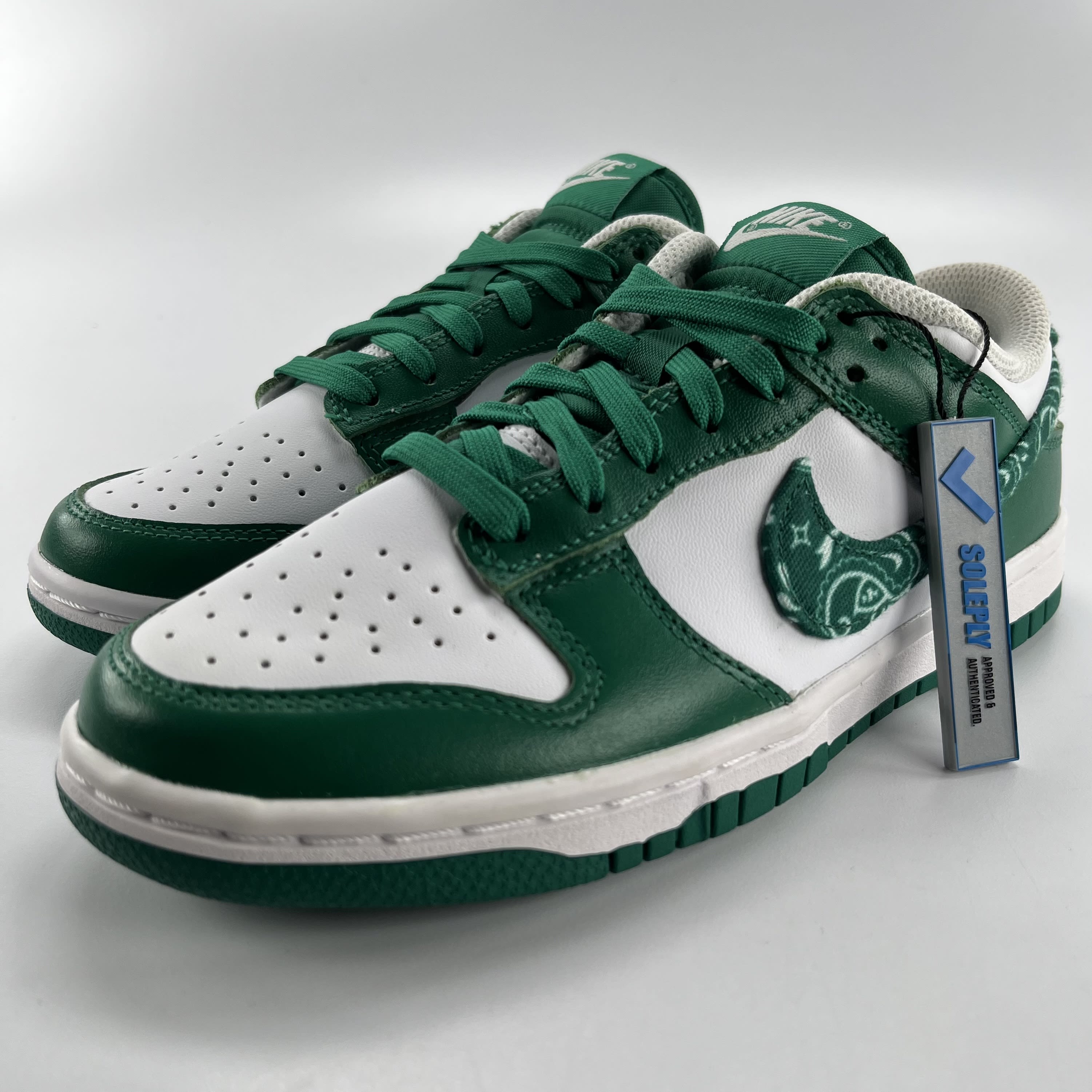 702941 Wmns Dunk Low 'Green Paisley'