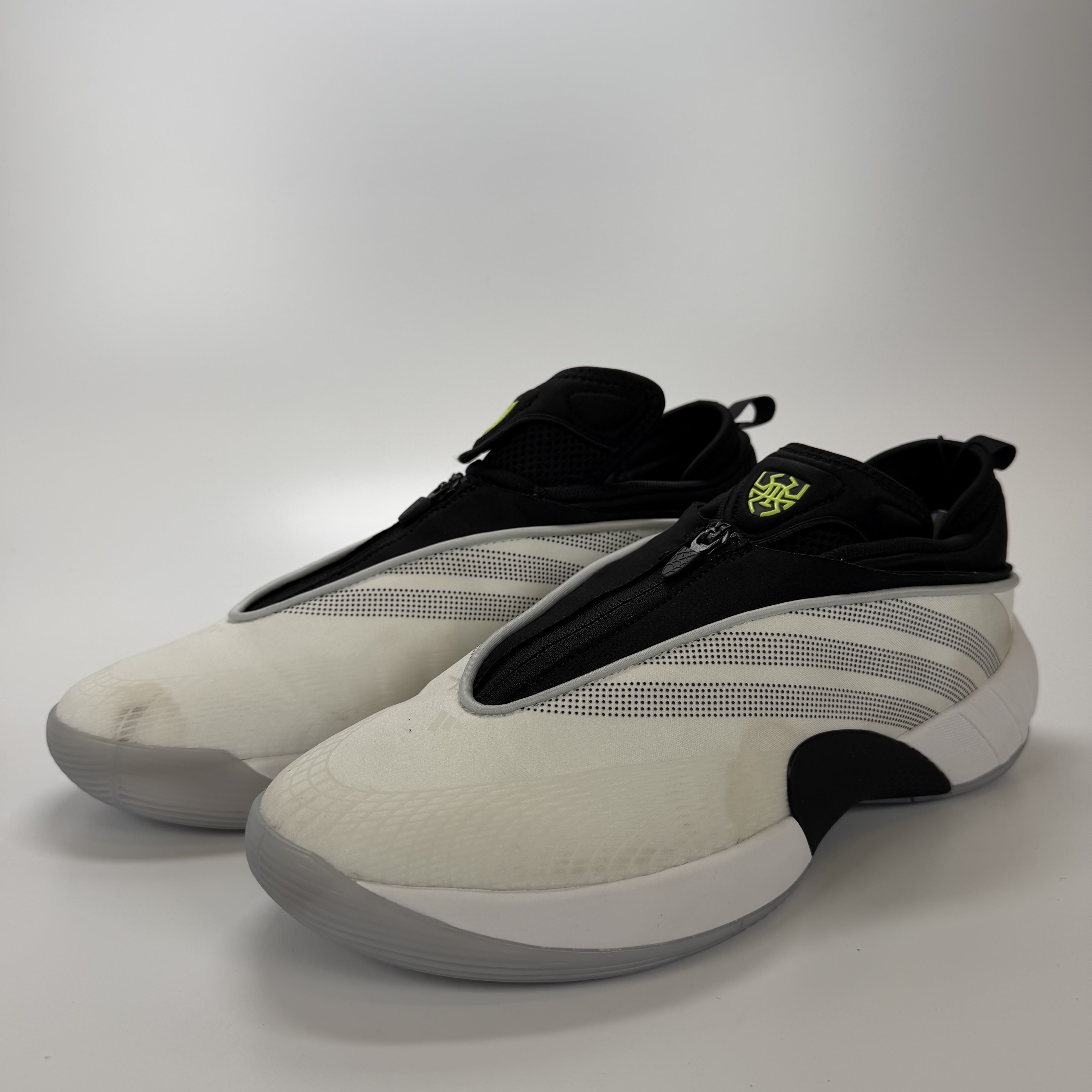 SP3692 adidas D.O.N. Issue #7 White Black