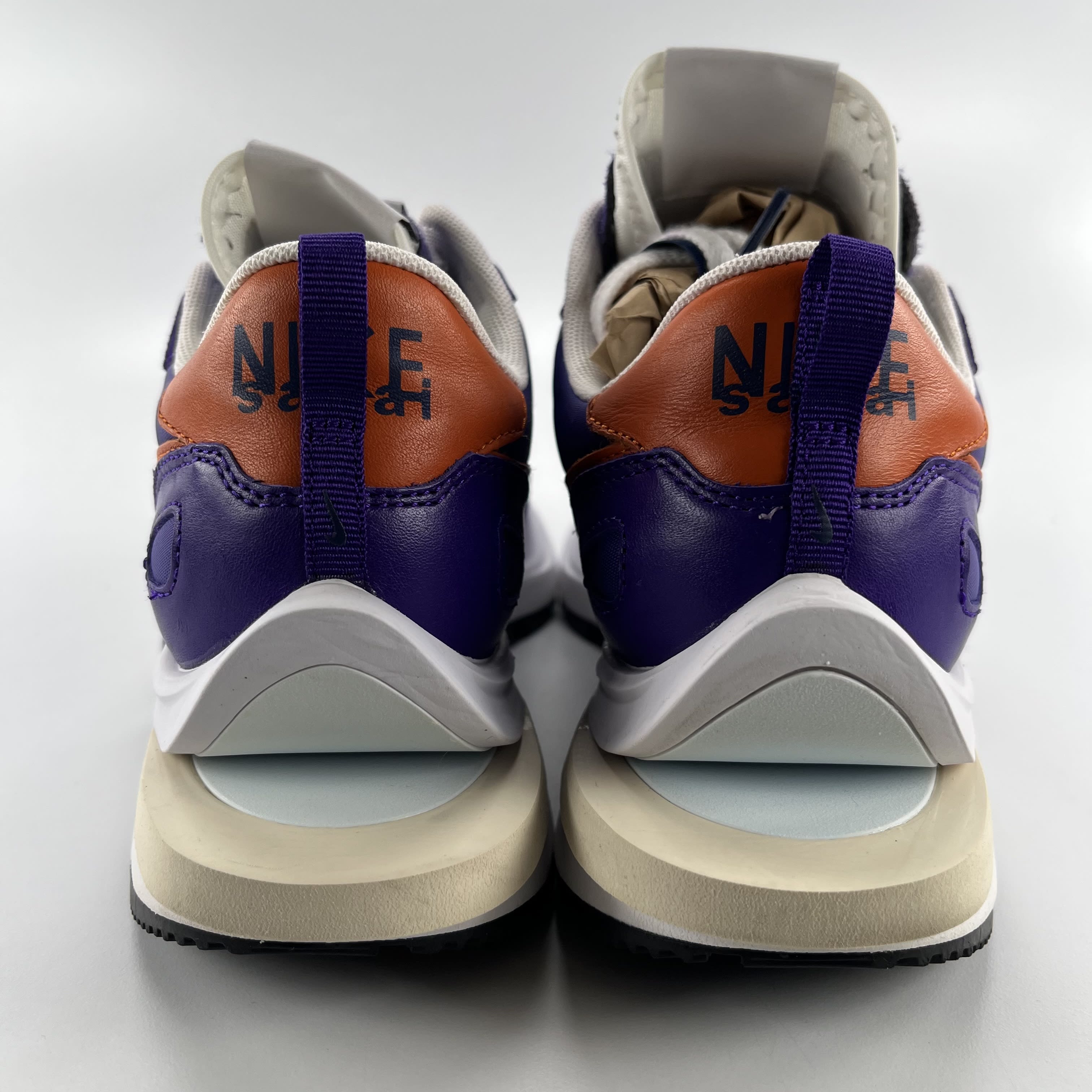 504698 sacai x VaporWaffle 'Dark Iris'