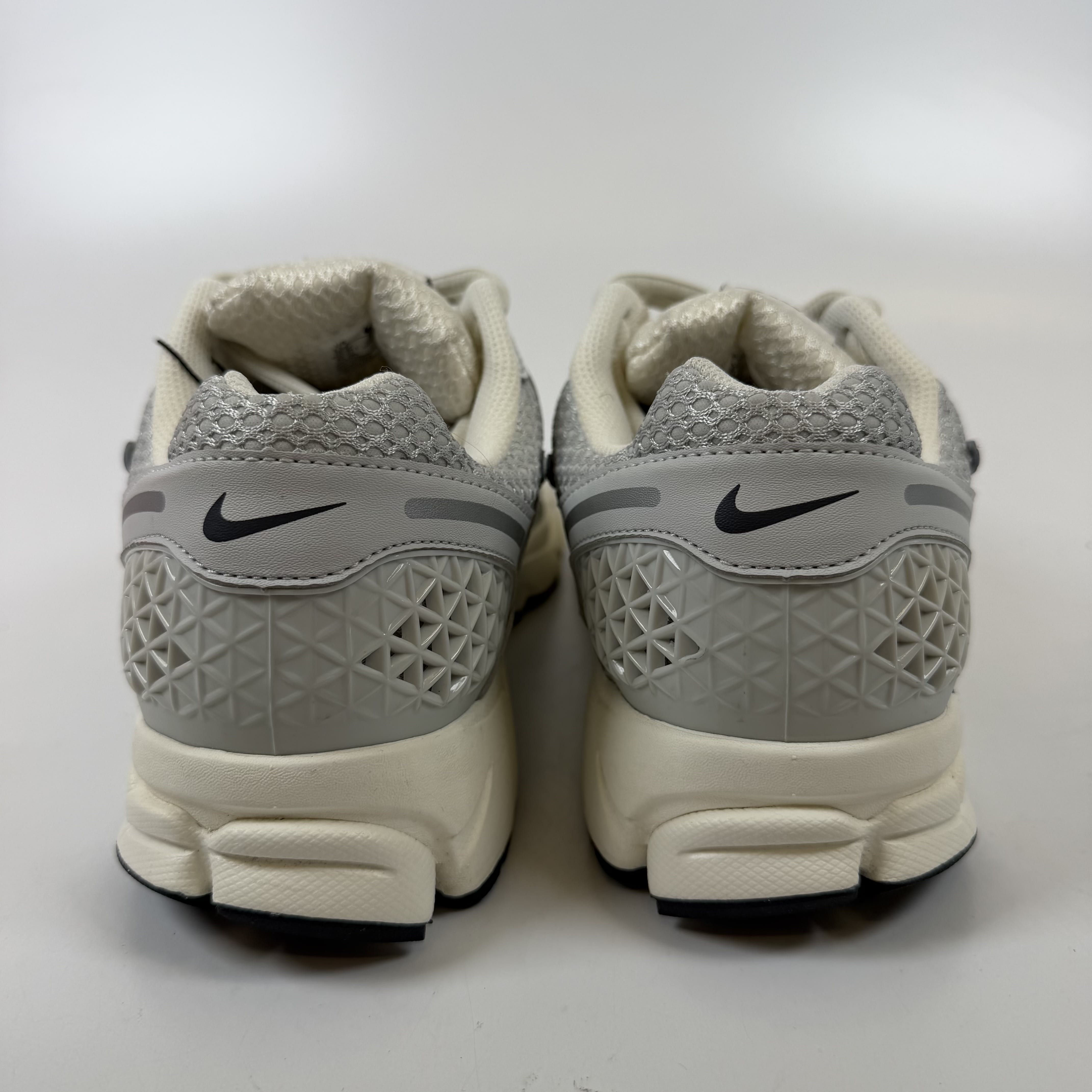 SP10001 Nike Zoom Vomero 5 Photon Dust Metallic Silver (Women's)