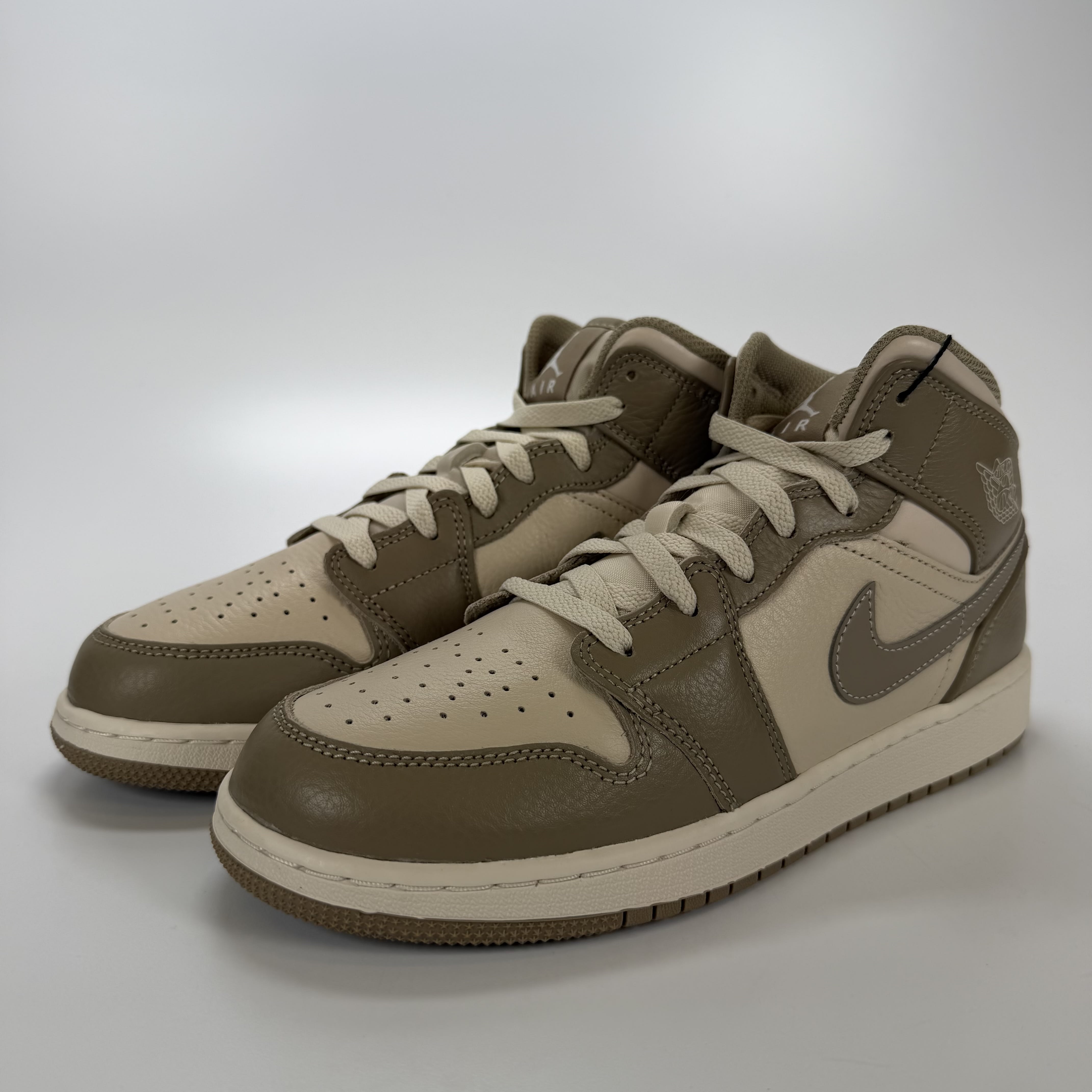 SP5028 Jordan 1 Mid Legend Brown (GS)