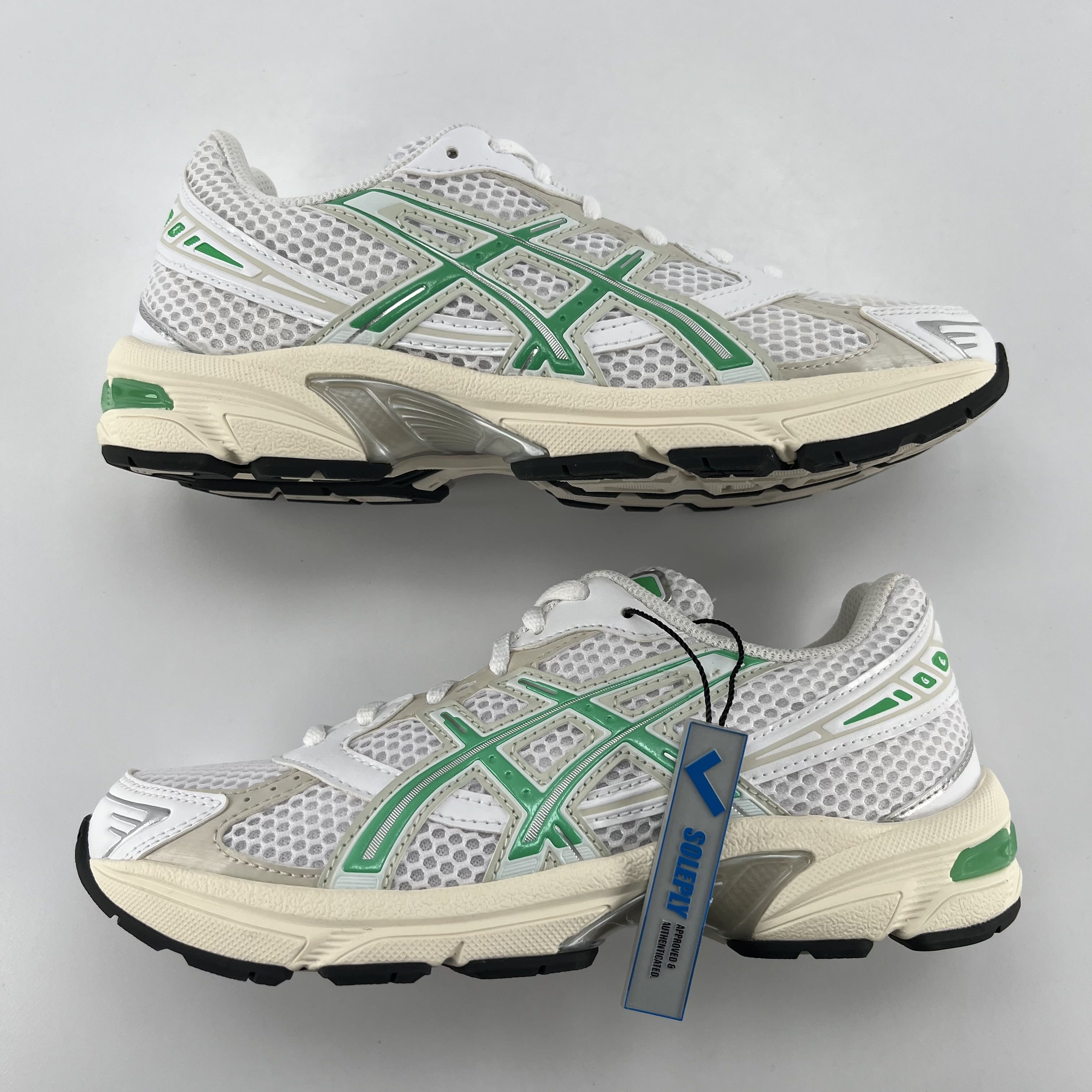267439 ASICS Gel-1130 White Malachite Green Off White Midsole (Women's)