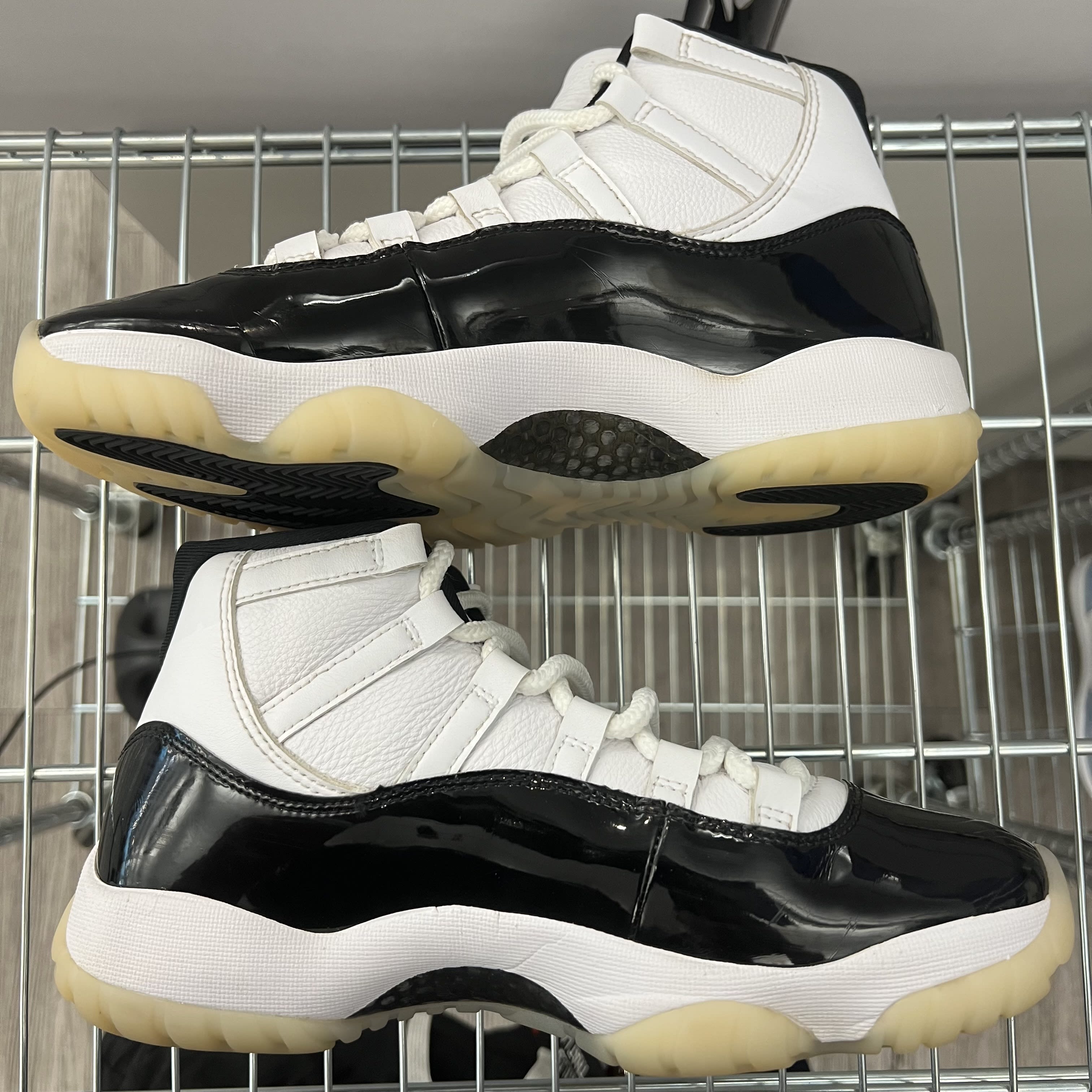 635016 Jordan 11 Retro DMP Gratitude (2023)