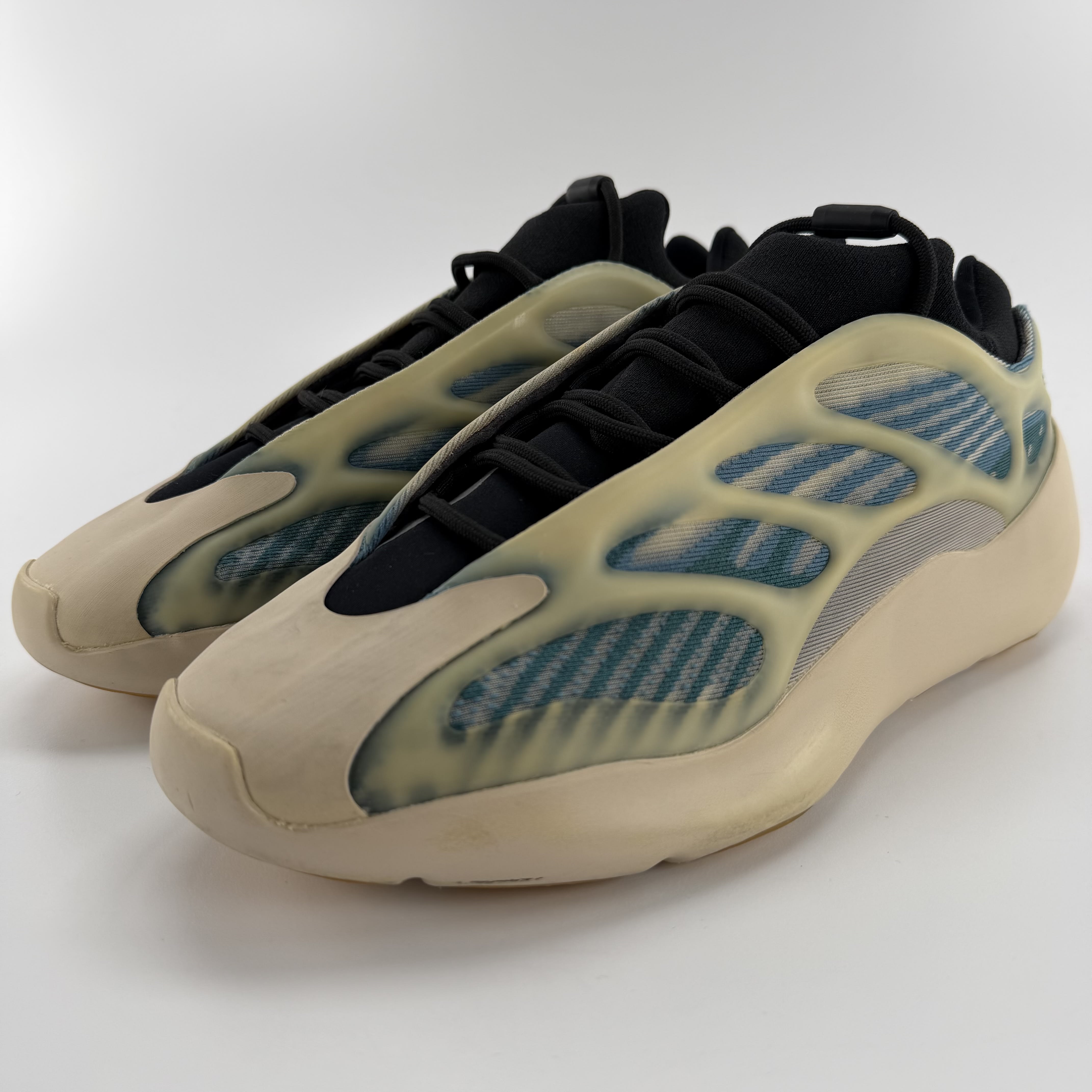 459847 adidas Yeezy 700 V3 Kyanite