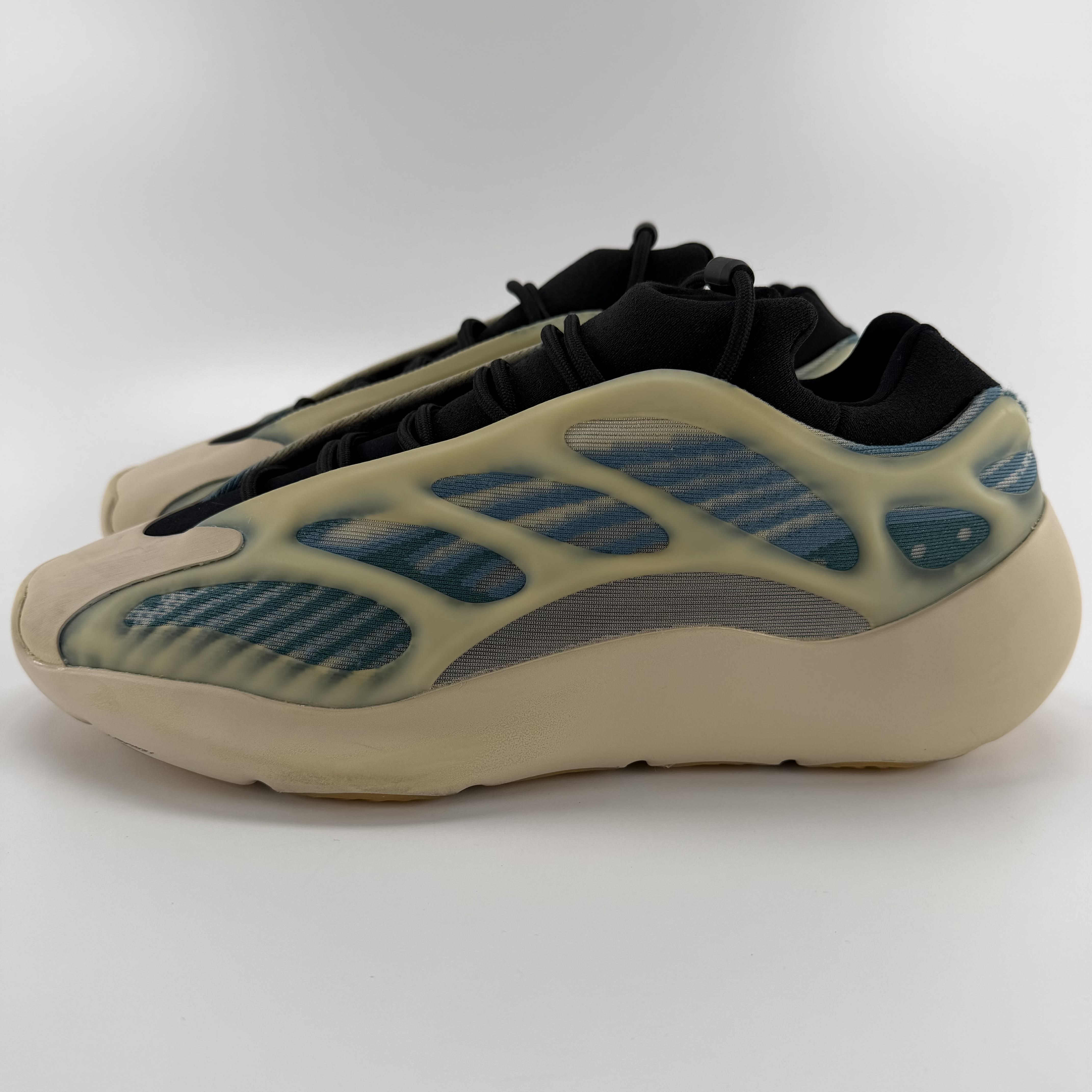 459847 adidas Yeezy 700 V3 Kyanite