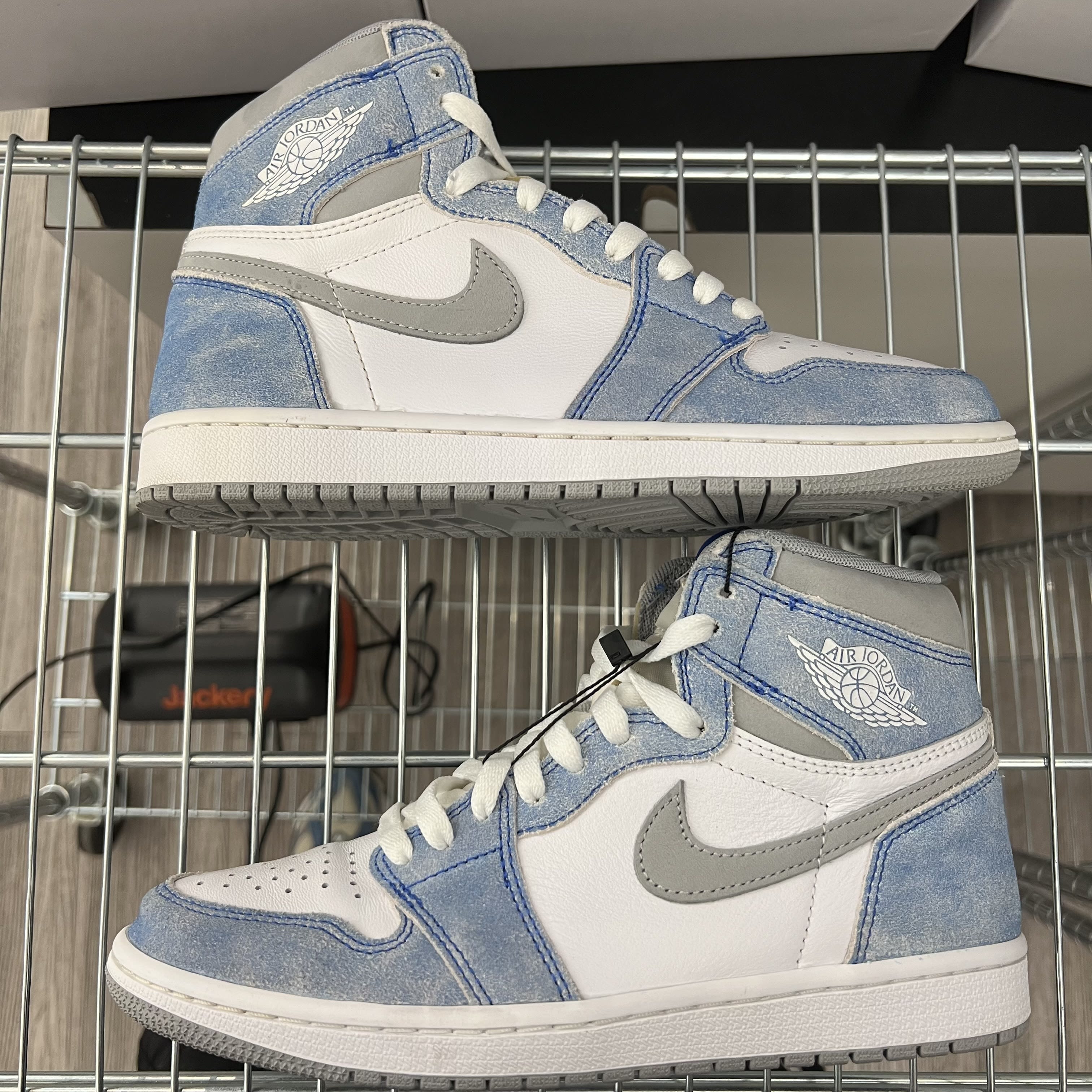 624831 Jordan 1 Retro High OG Hyper Royal