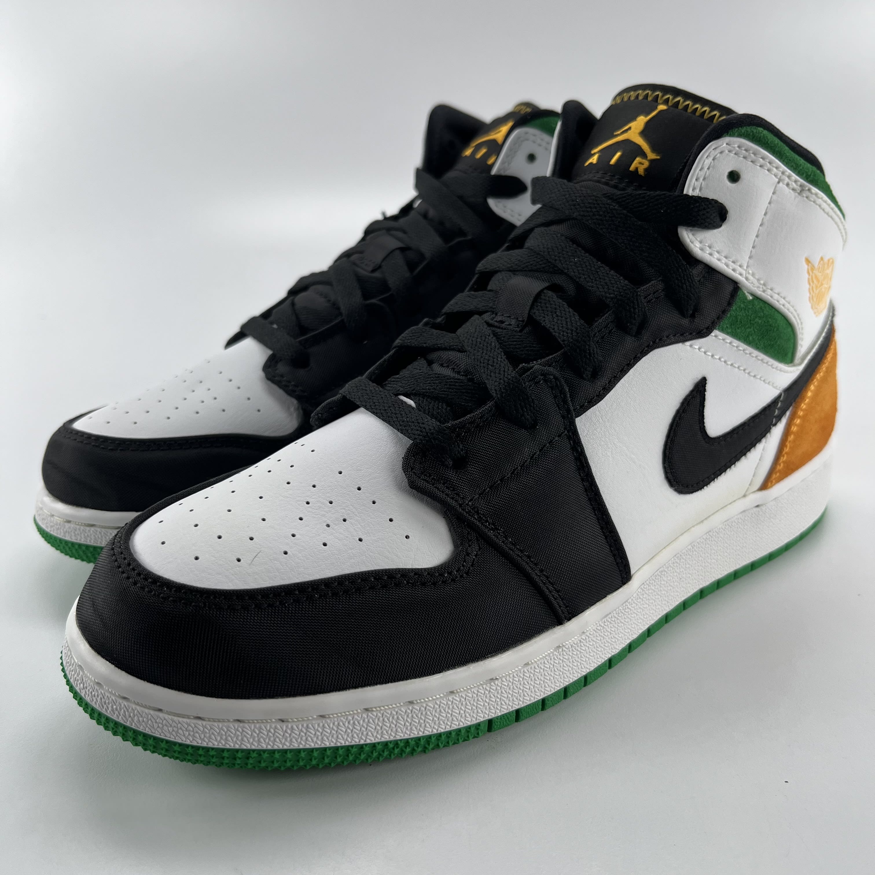 633171 Jordan 1 Mid SE White Laser Orange Lucky Green (GS)