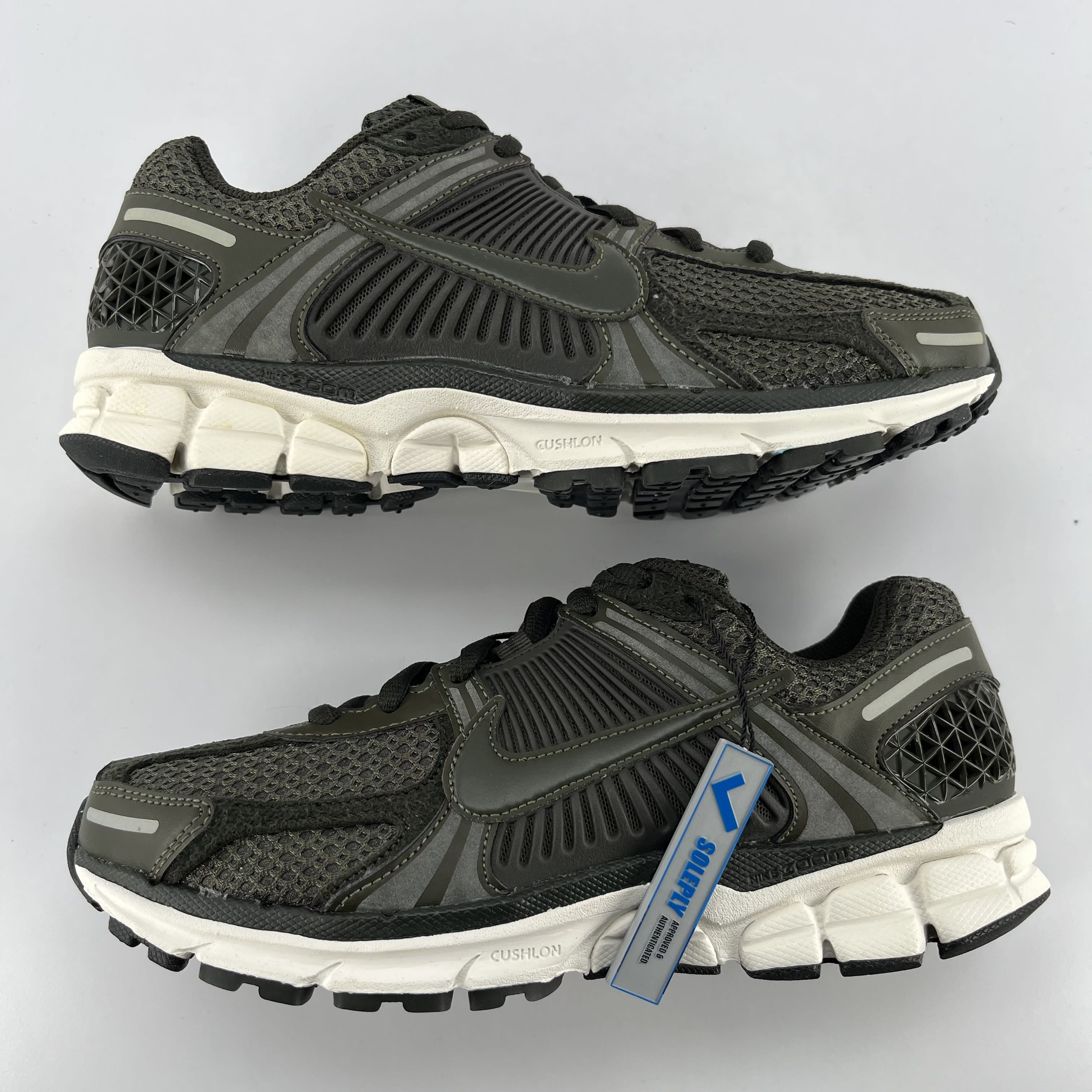 340811 Nike Zoom Vomero 5 Sequoia (Women's)