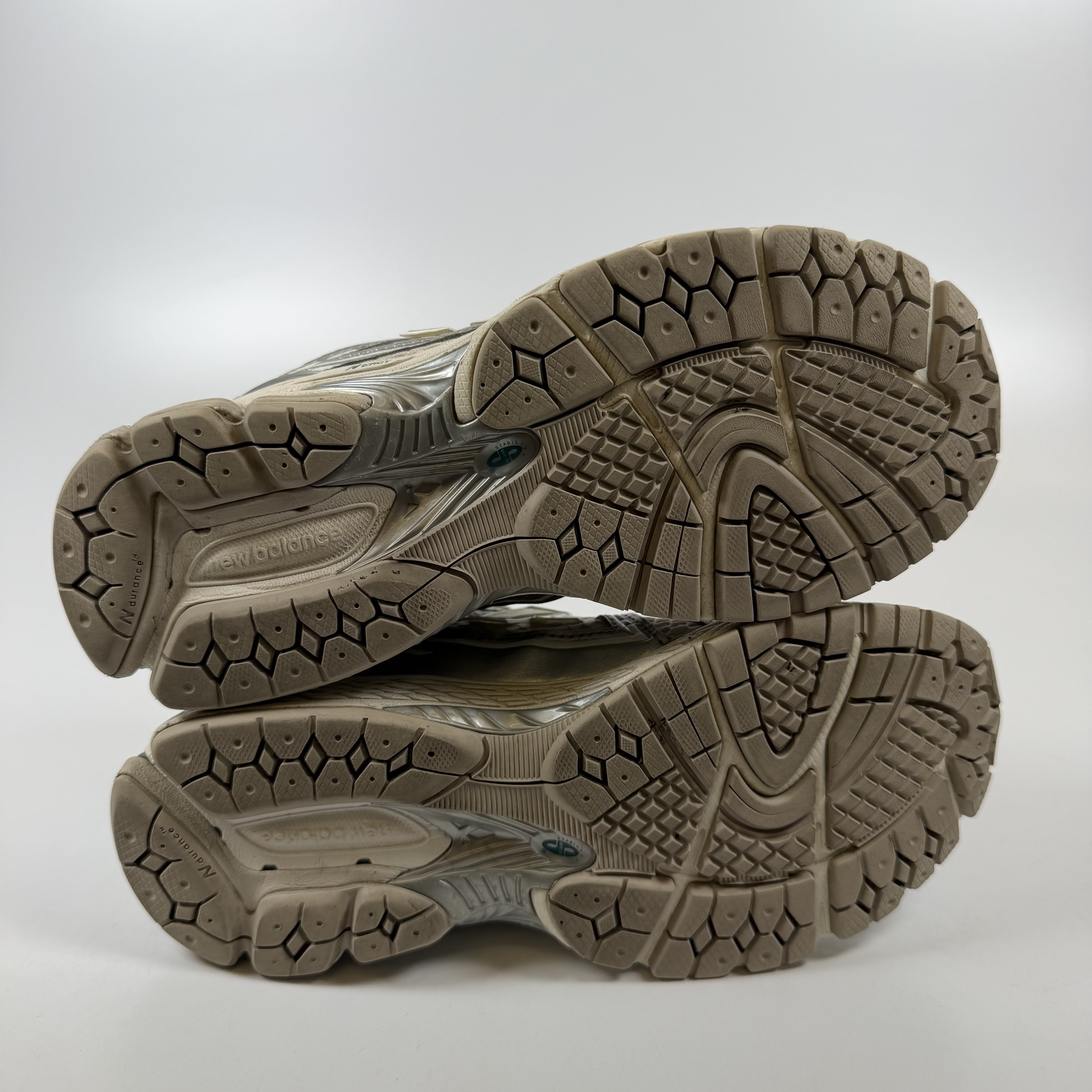SP7331 New Balance 1906R Silver Metallic Sea Salt