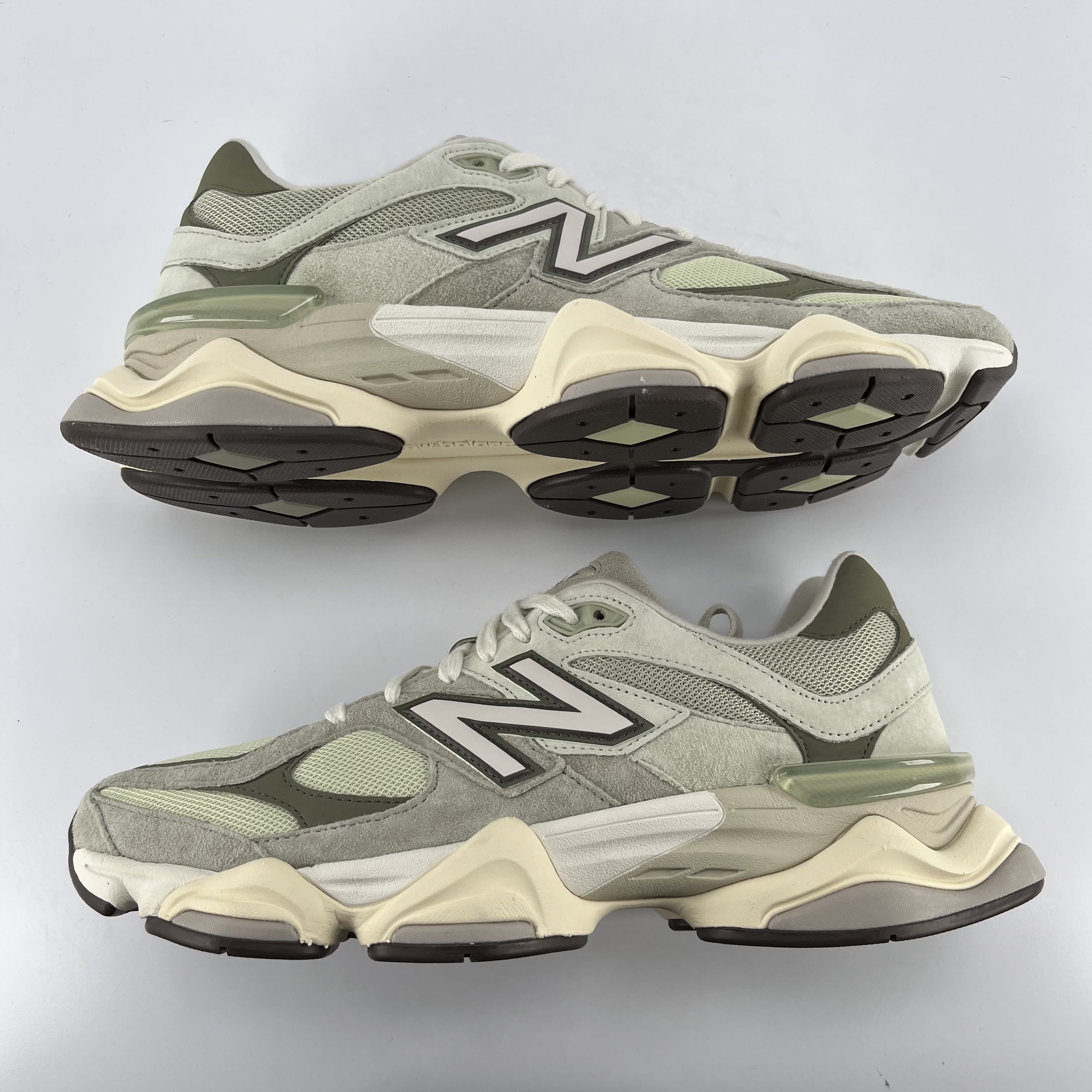 263378 New Balance 9060 Olivine