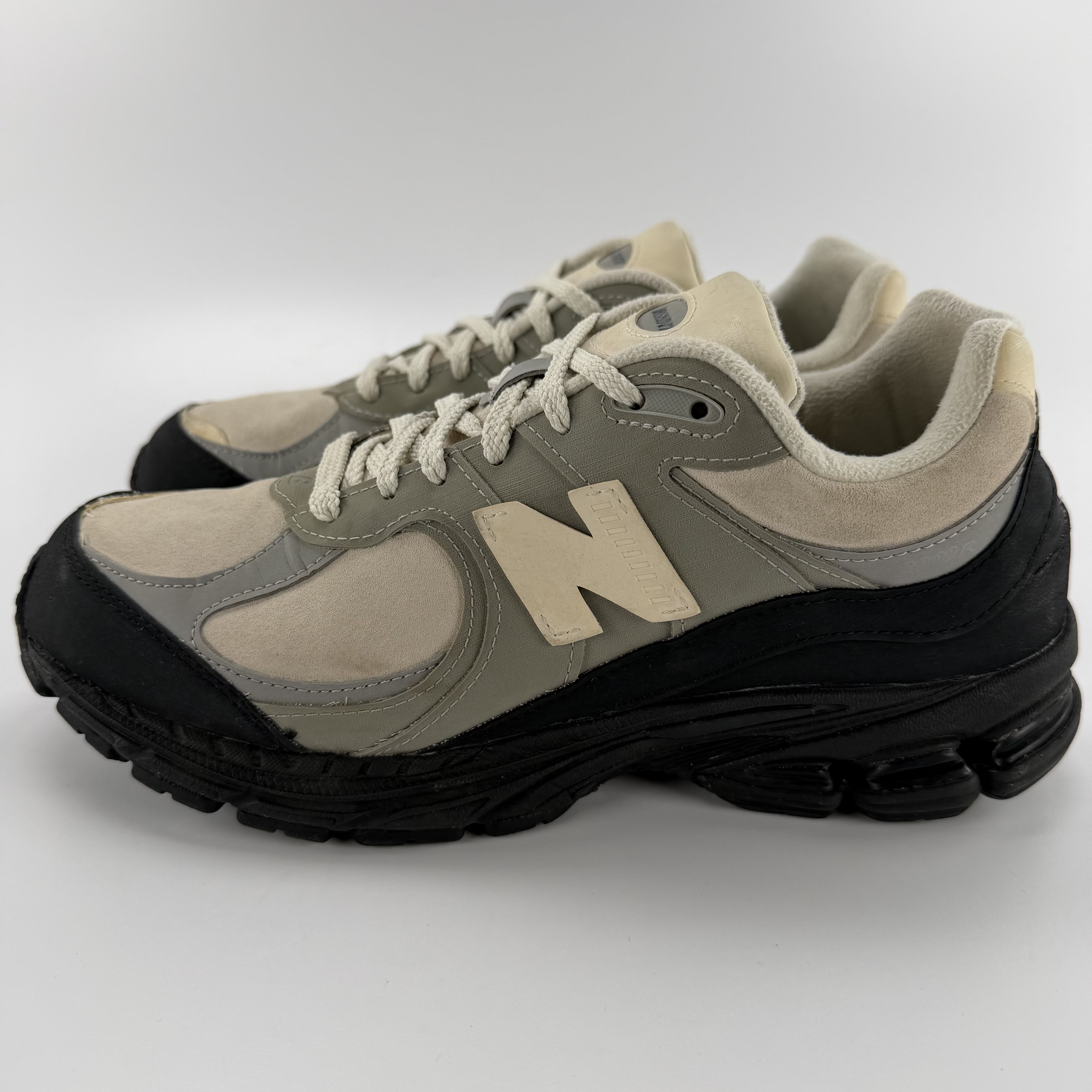 395566 New Balance 2002R The Basement Stone Grey