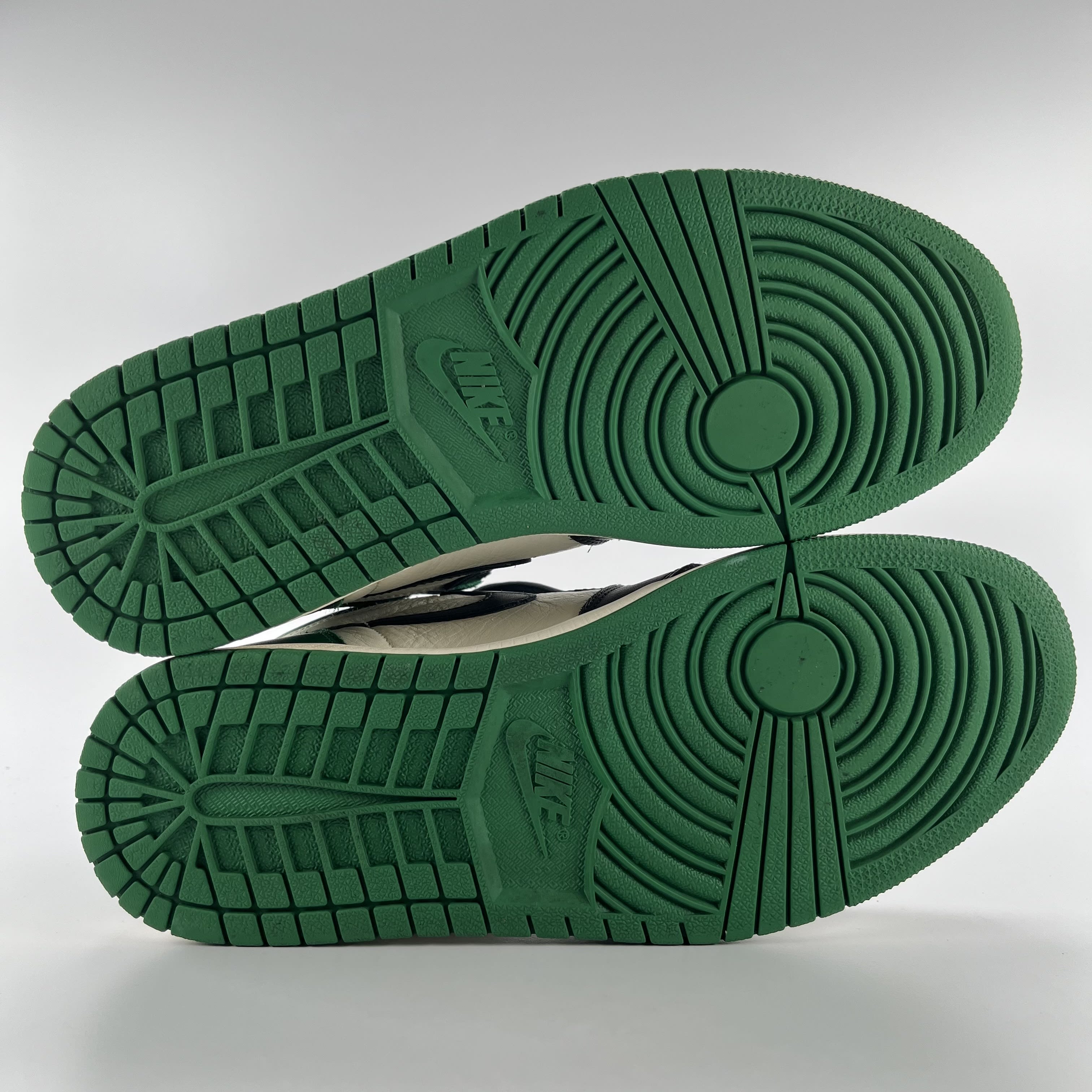 604161 Air Jordan 1 Retro High OG 'Pine Green'