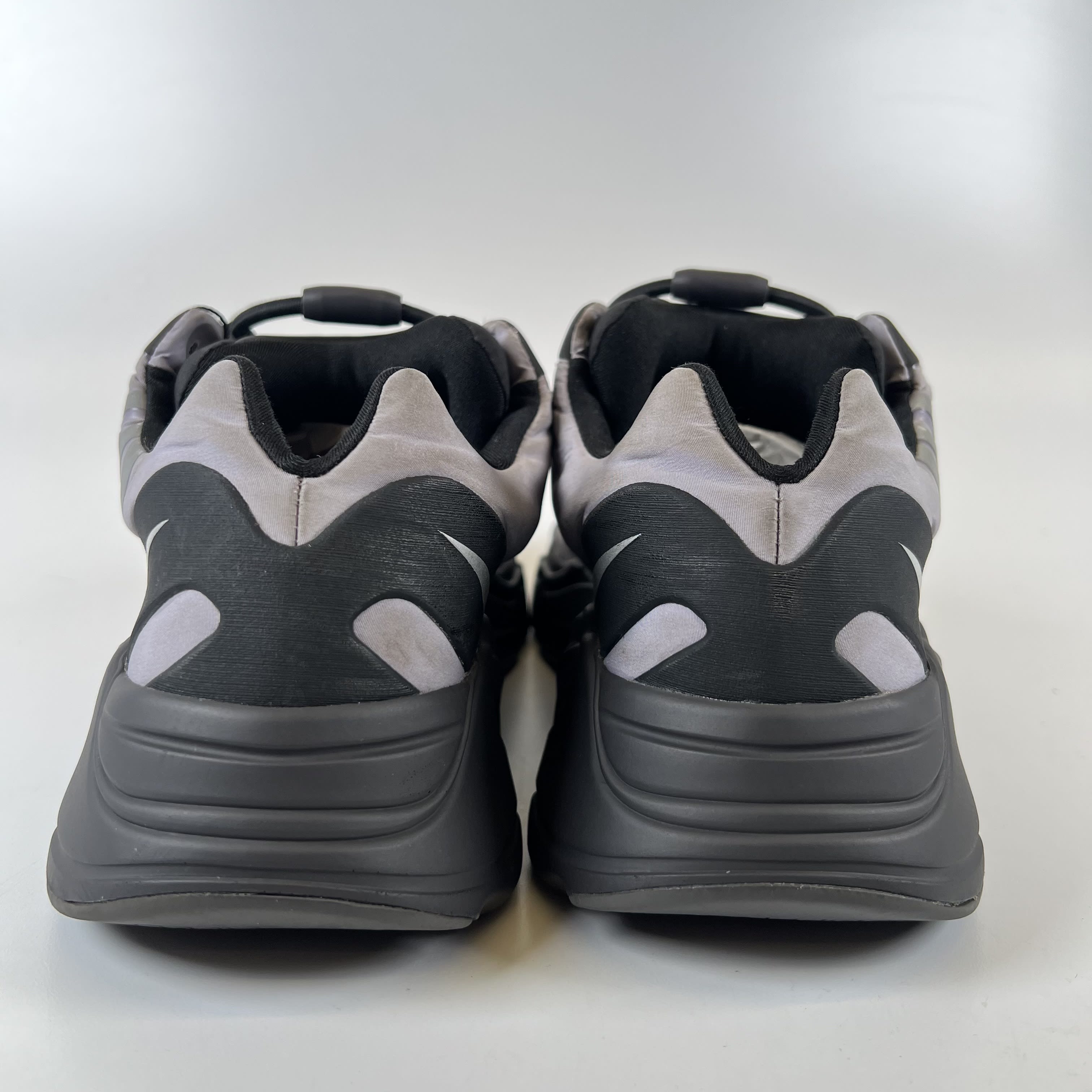 SP6066 Yeezy Boost 700 MNVN 'Geode'