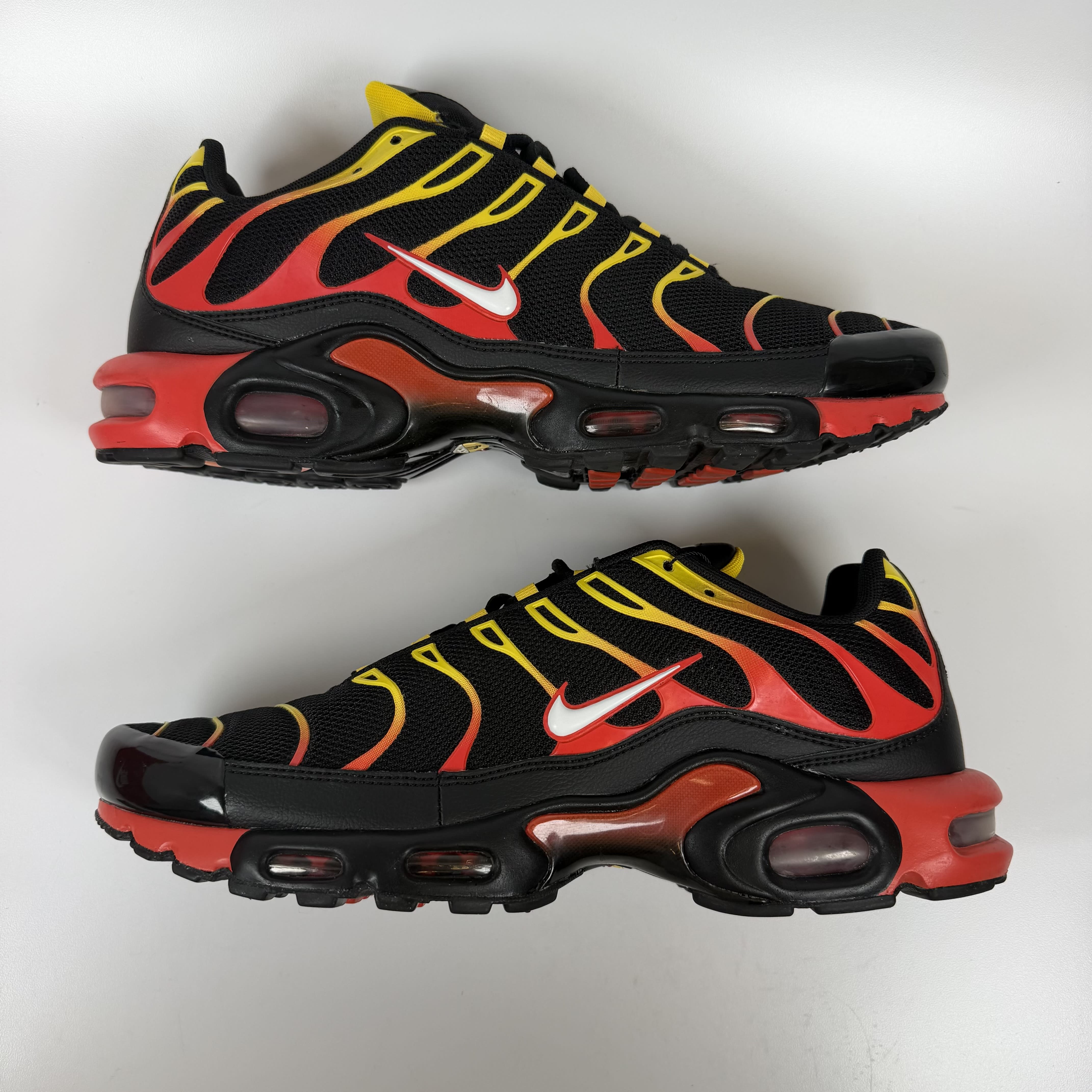 SP7792 Nike Air Max Plus Gradient Black Red Yellow