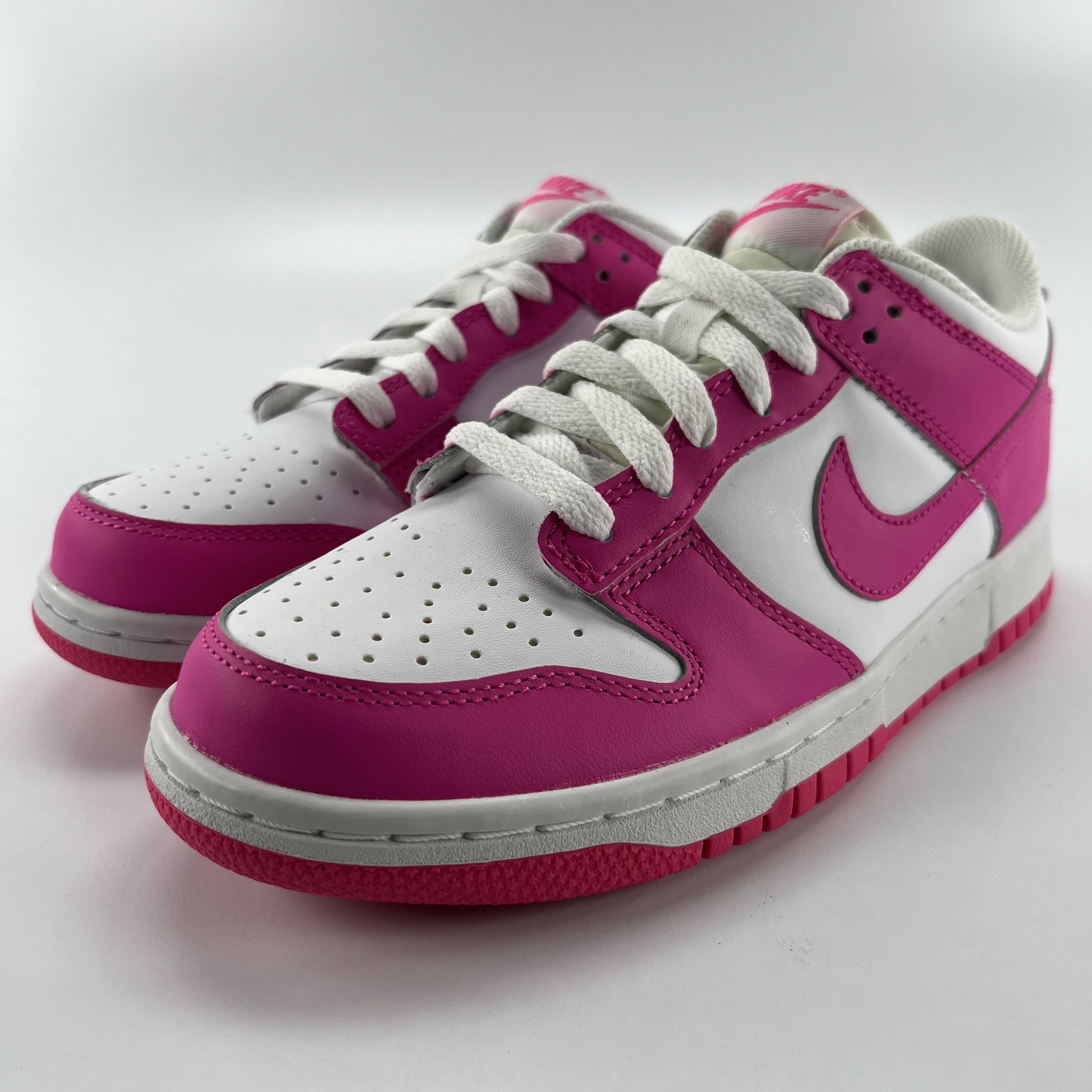 269416 Nike Dunk Low Laser Fuchsia (GS)