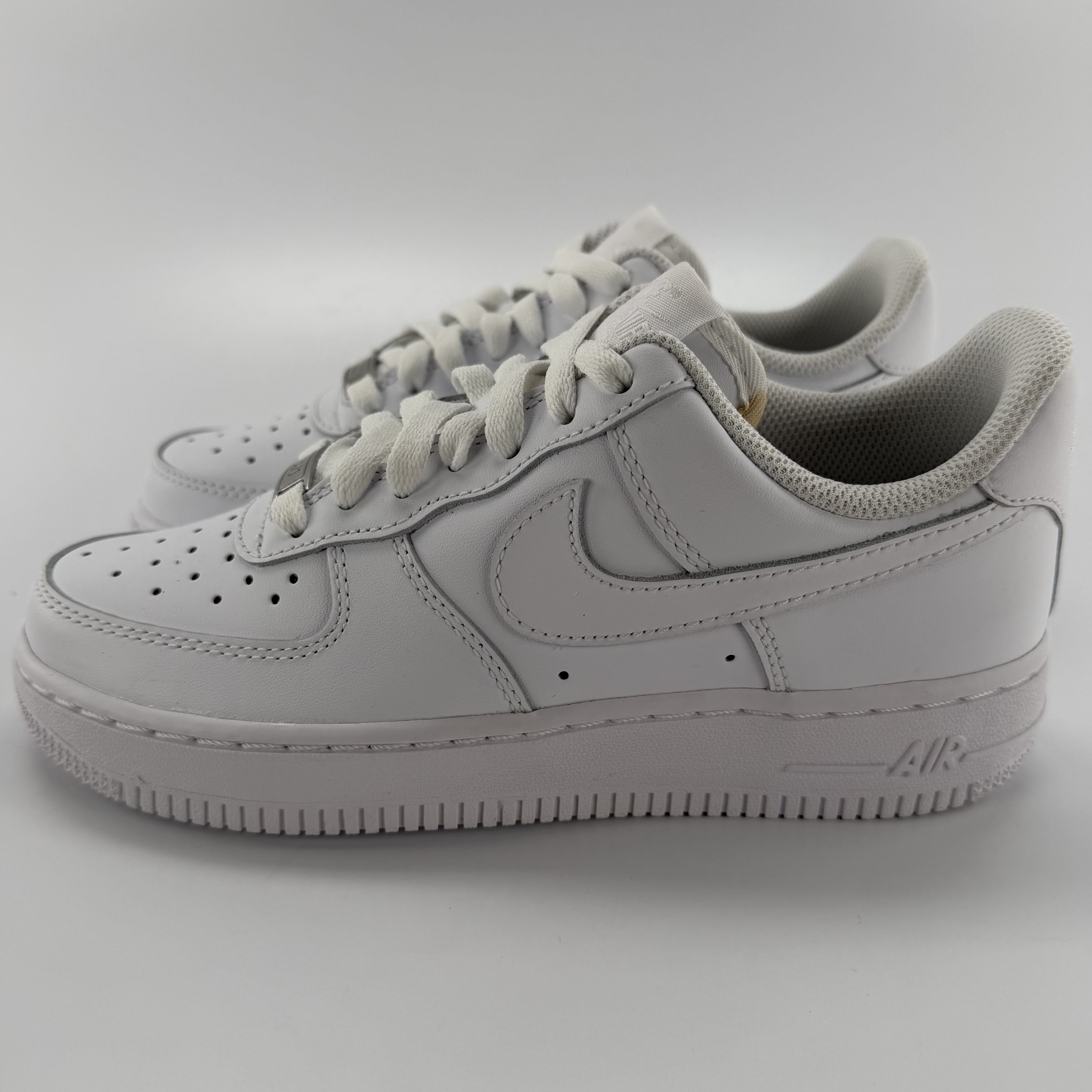 636032 Wmns Air Force 1 '07 'White'