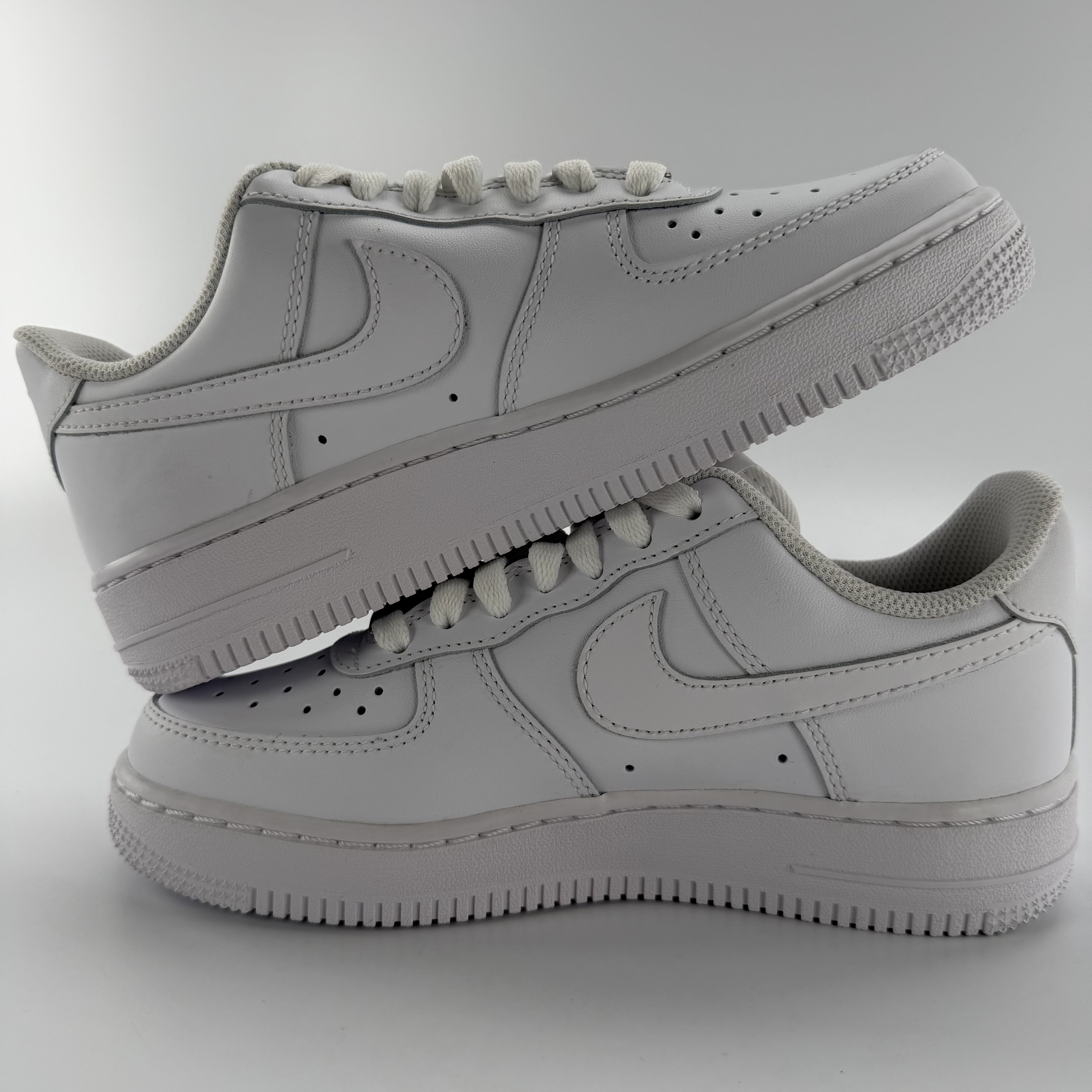636032 Wmns Air Force 1 '07 'White'