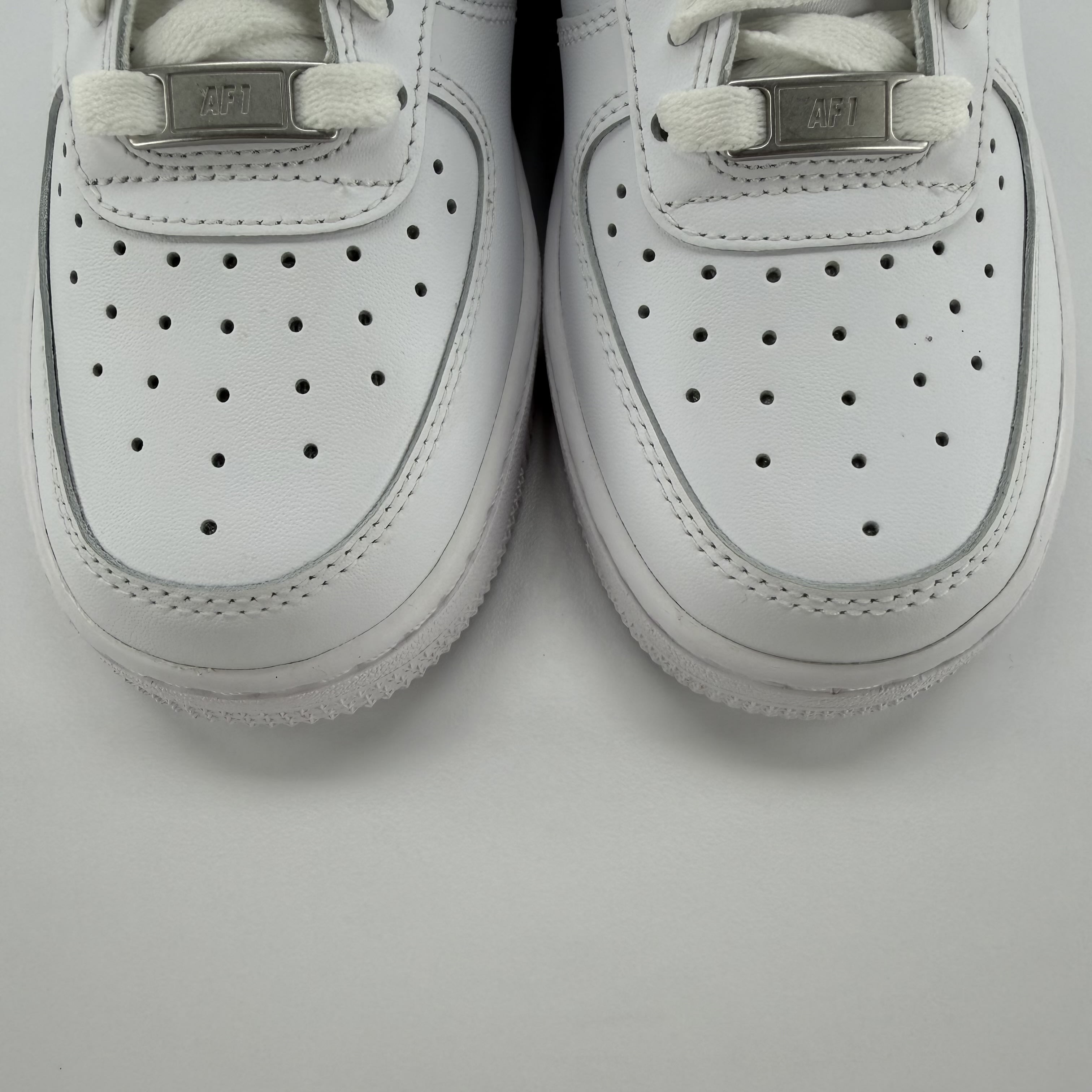 636032 Wmns Air Force 1 '07 'White'