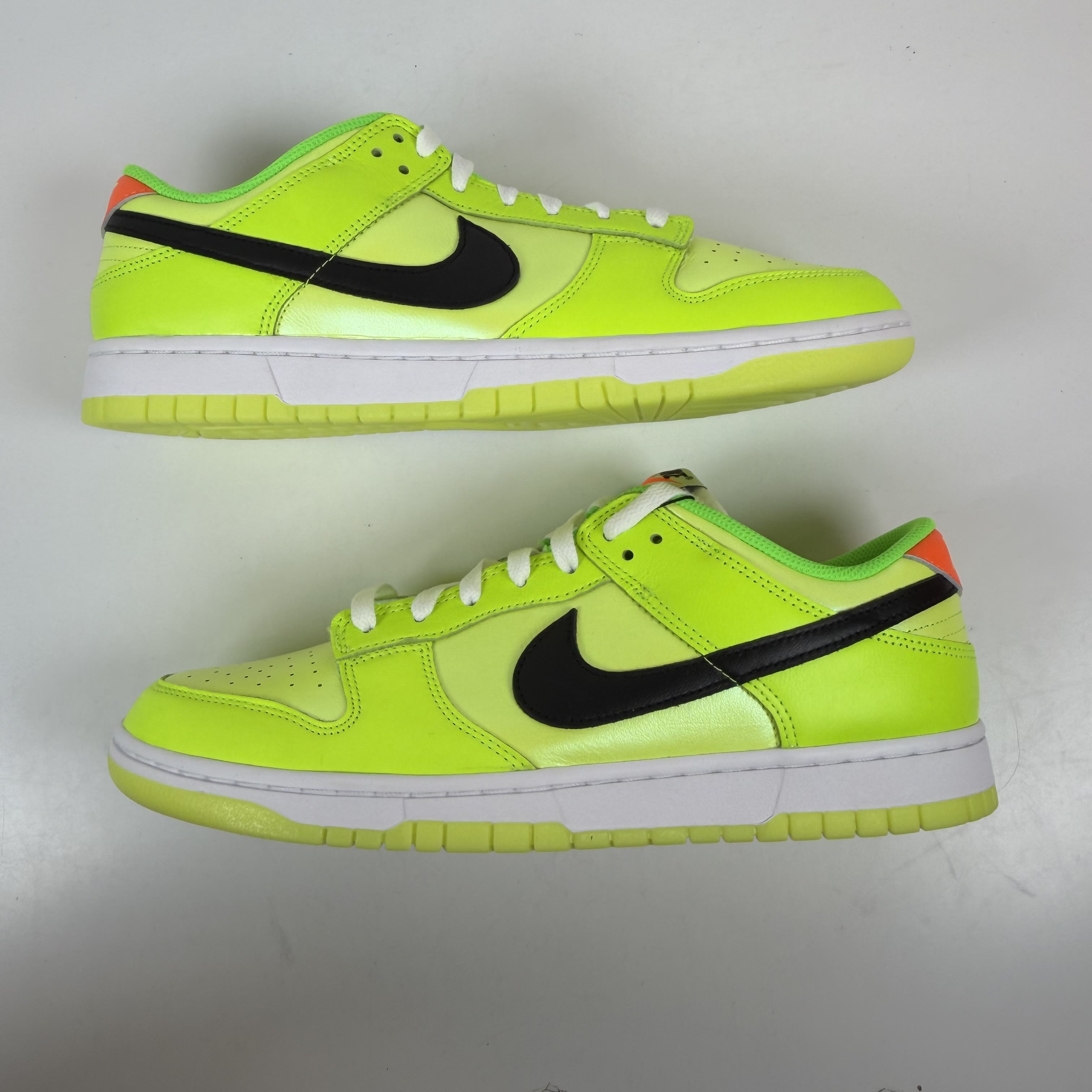SP11920 Nike Dunk Low SE Splash Volt