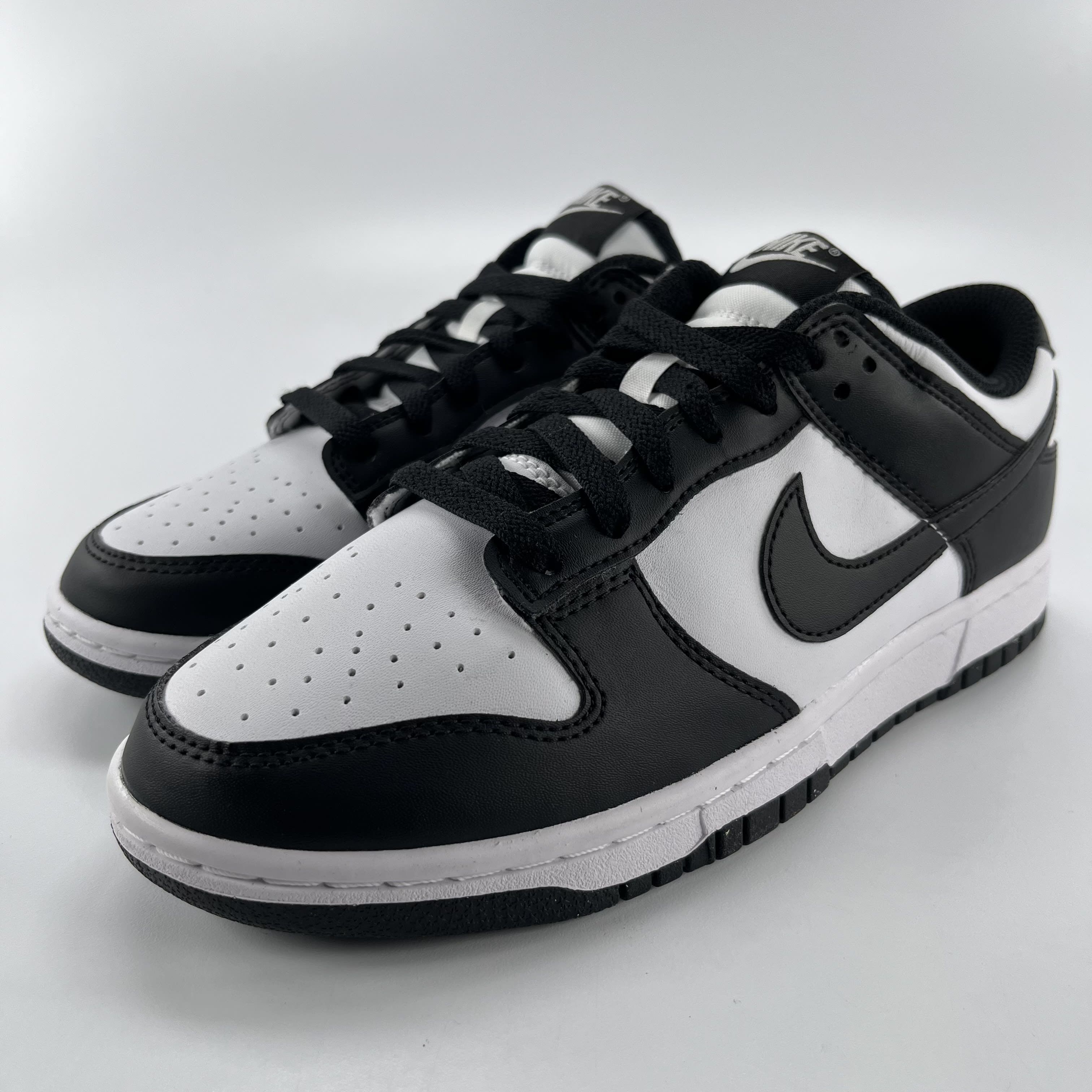 437181 Wmns Dunk Low Next Nature 'Panda'
