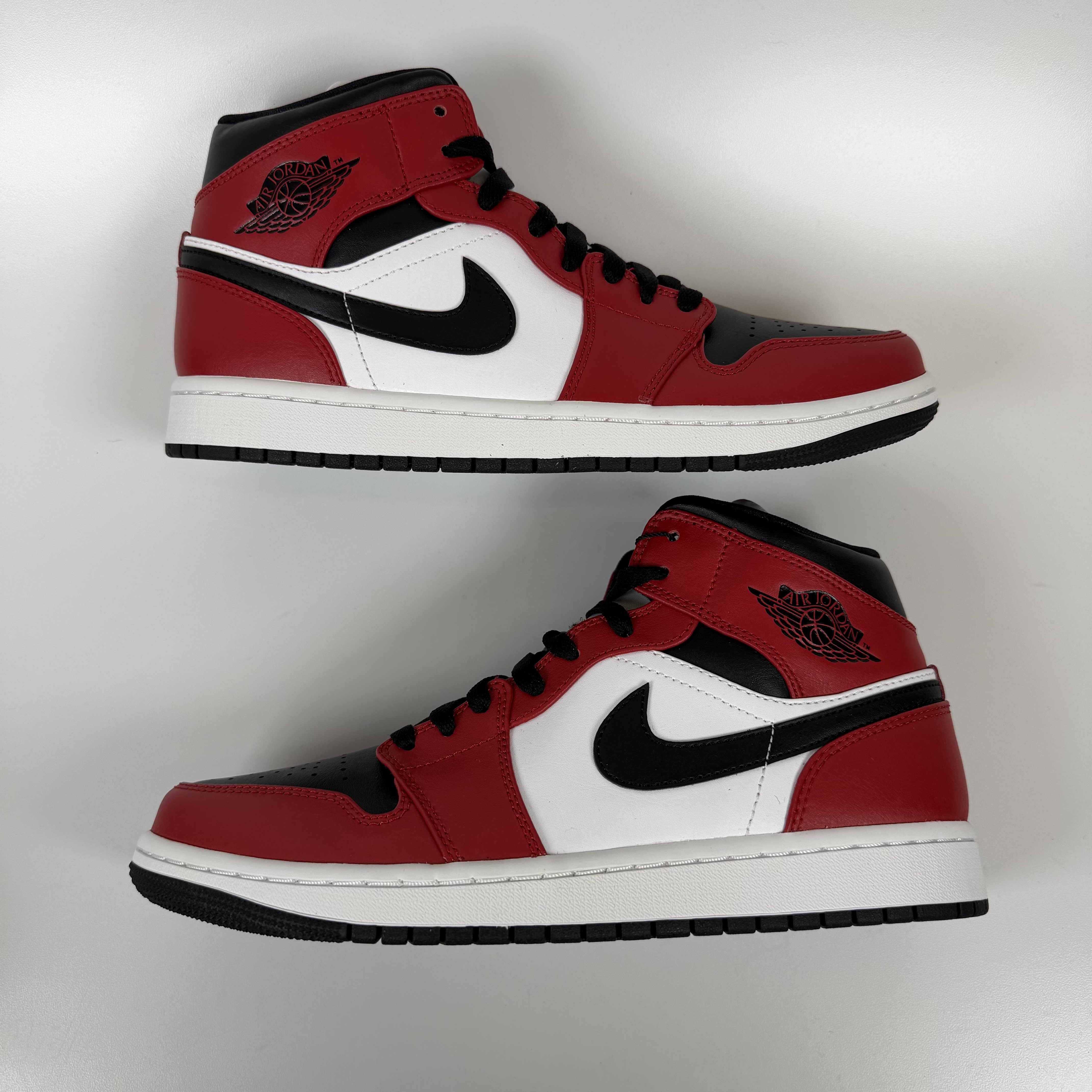 SP9120 Jordan 1 Mid Chicago Toe
