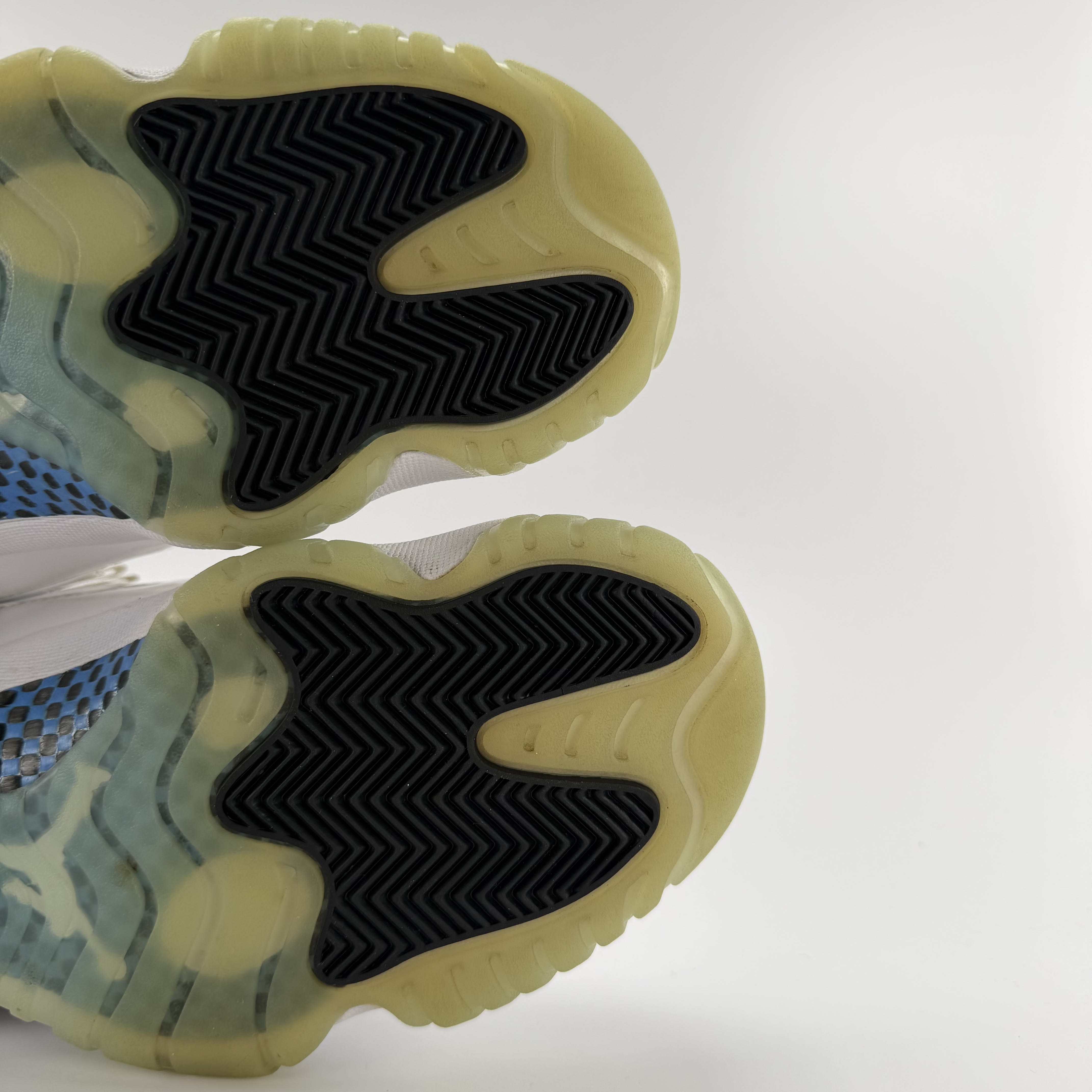 463409 Jordan 11 Retro Low Legend Blue
