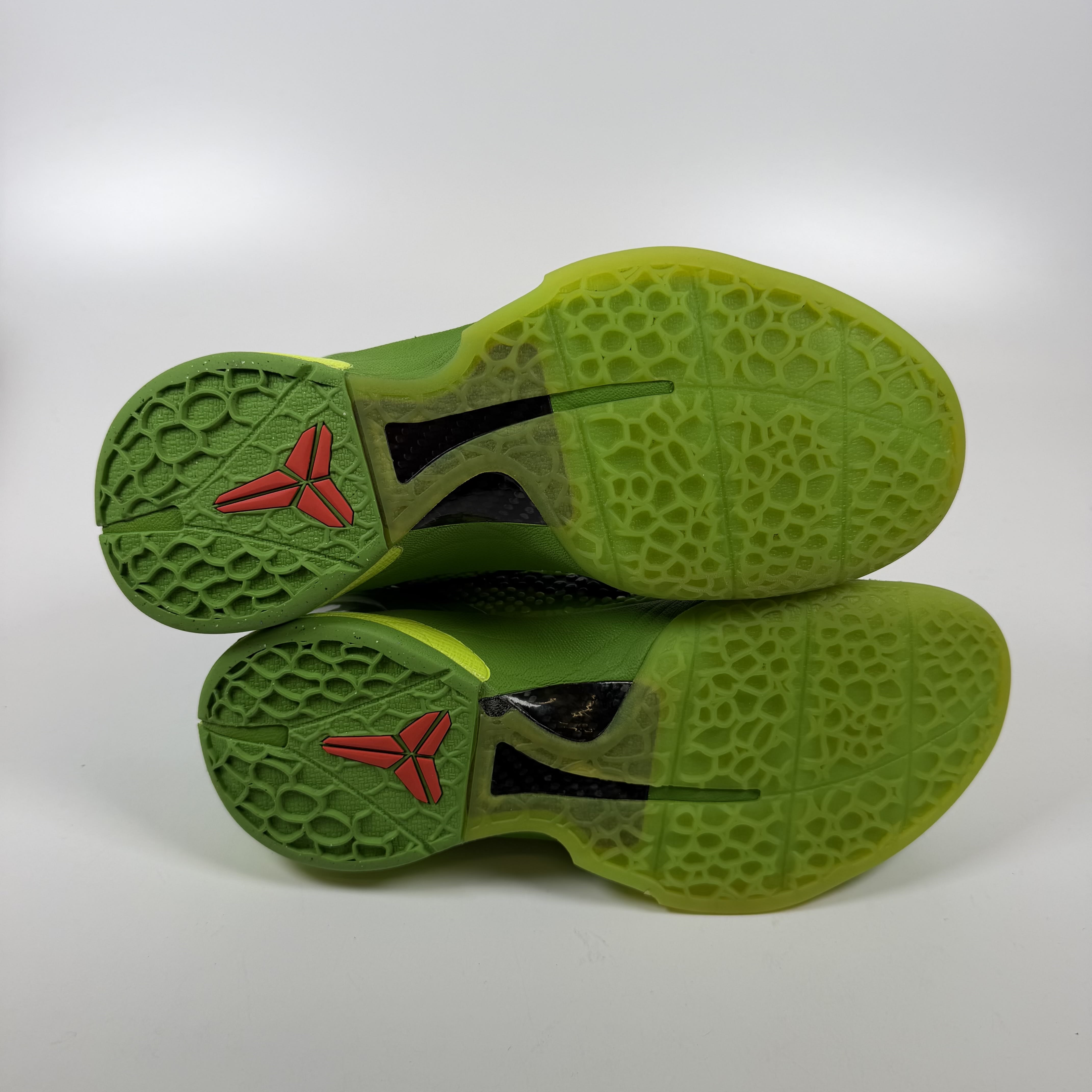 SP8131 Nike Kobe 6 Protro Grinch (2020)