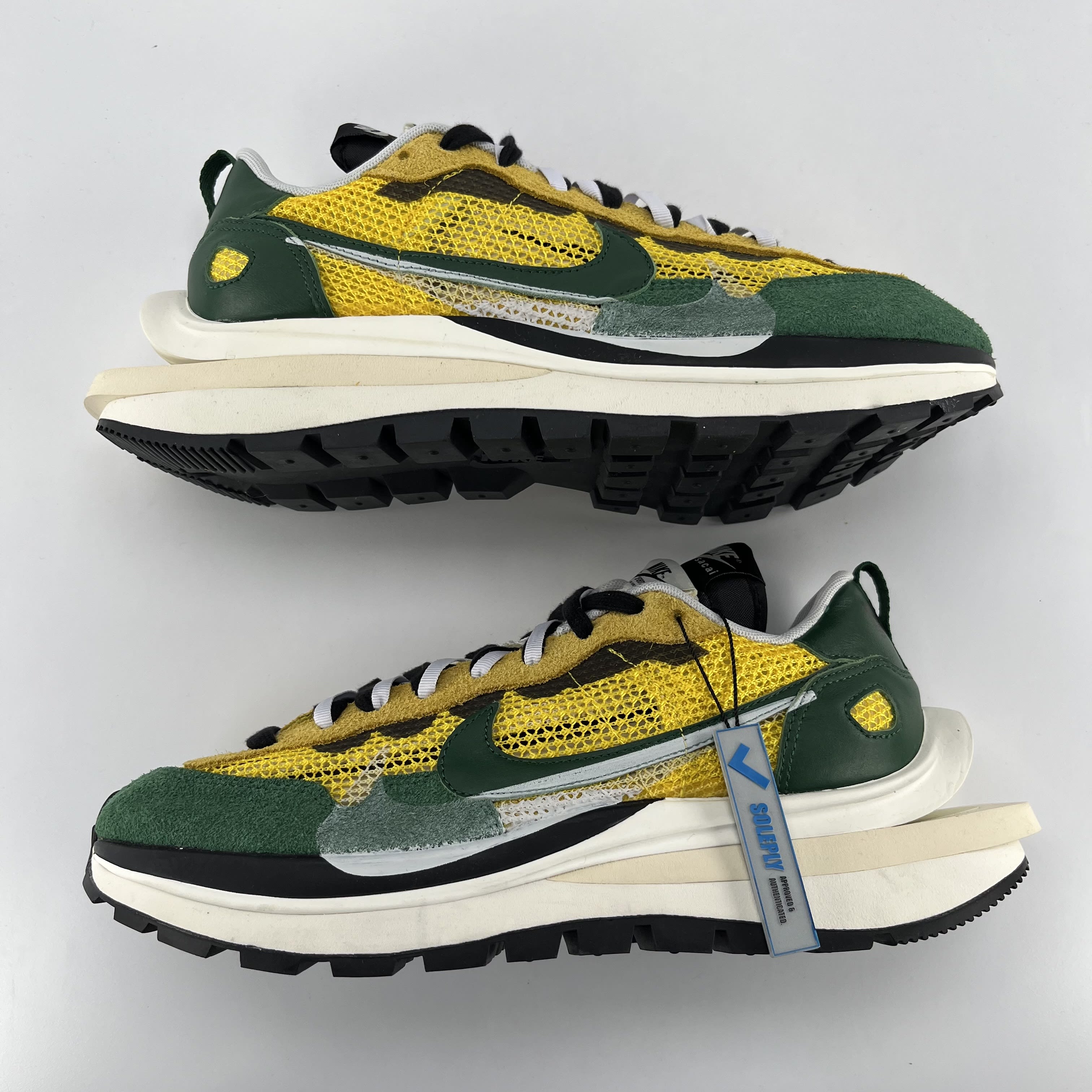 450095 Nike Vaporwaffle sacai Tour Yellow Stadium Green
