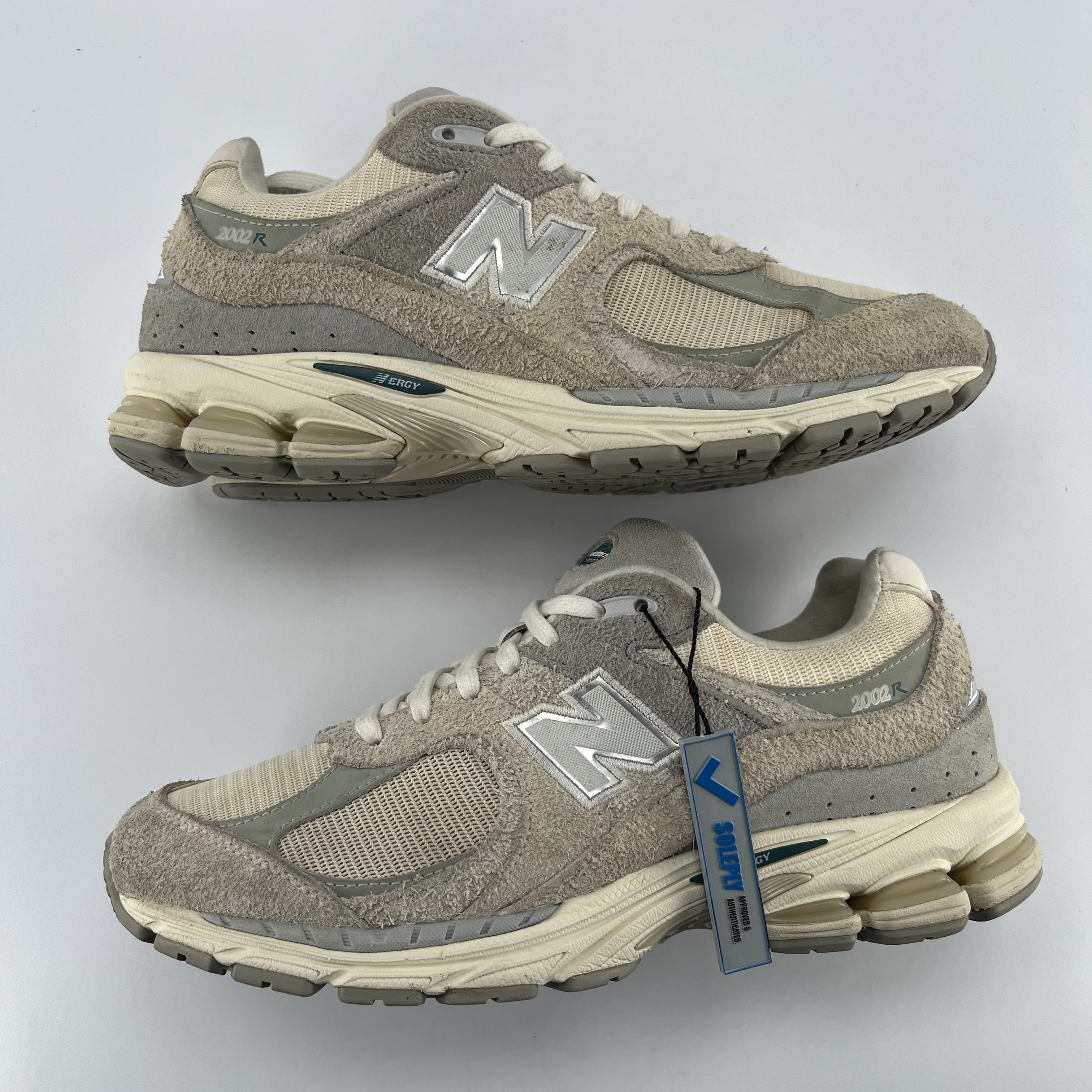 786747 New Balance 2002R Linen