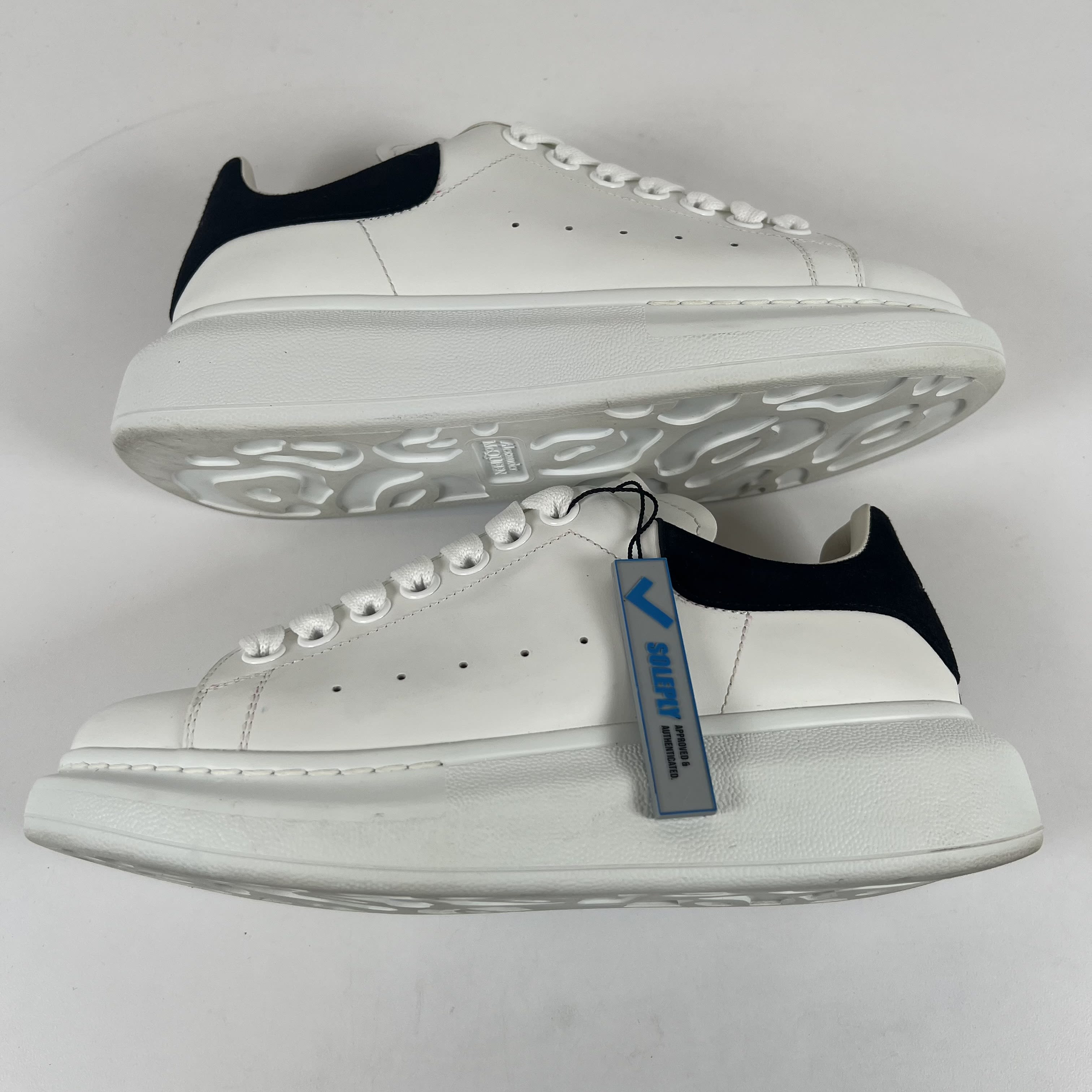 SP9760 Alexander Mcqueen Oversized Black and White