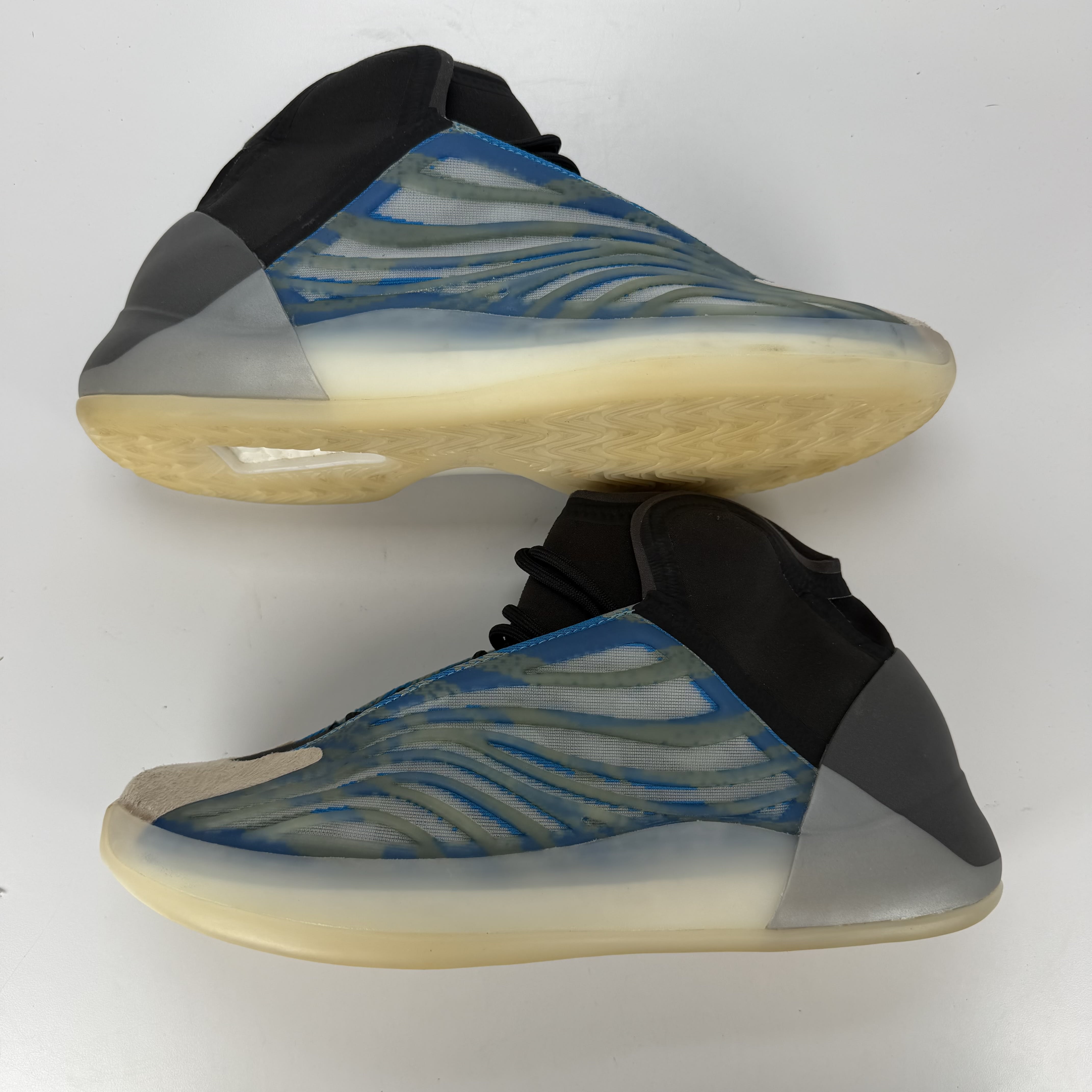 SP4106 adidas Yeezy QNTM Frozen Blue