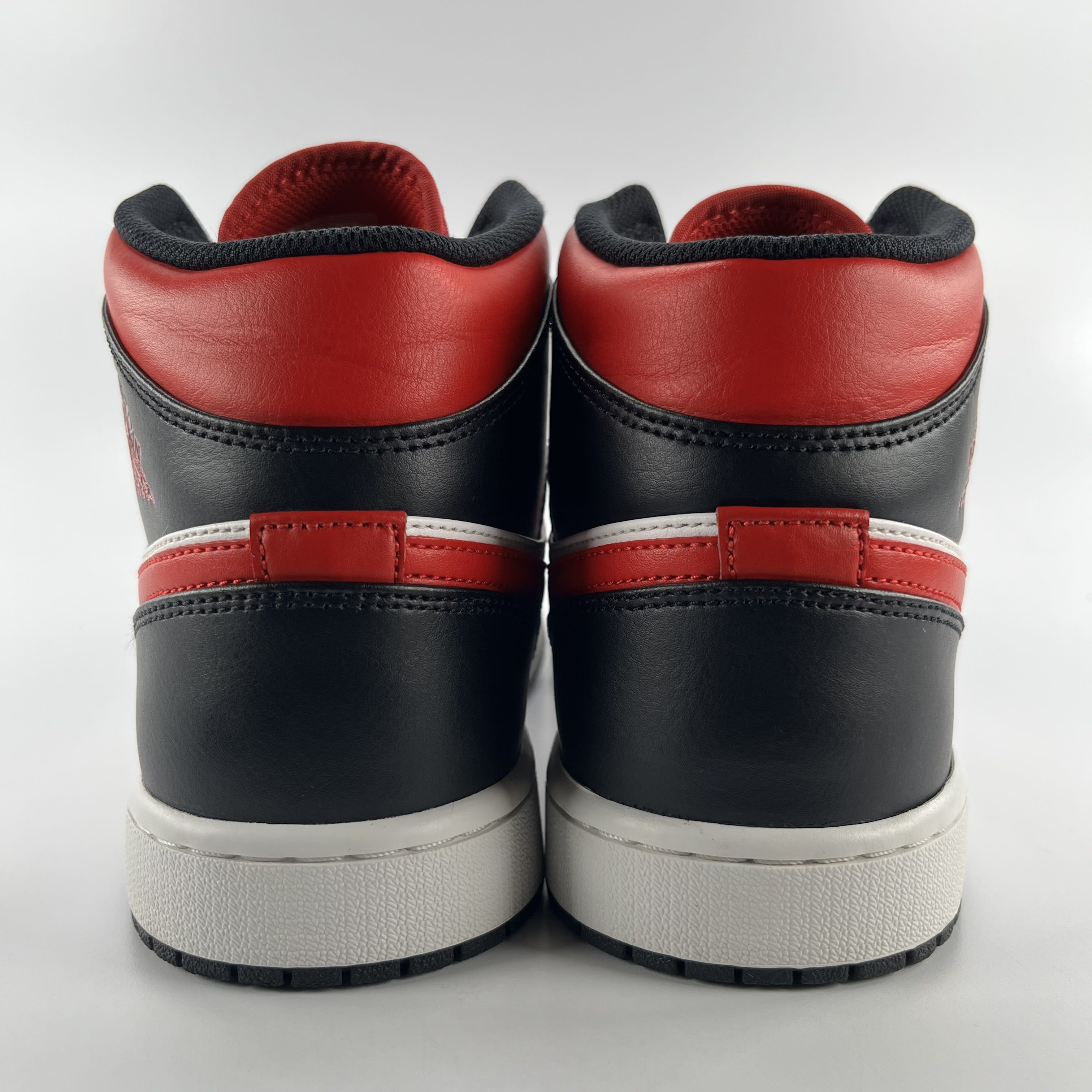 625400 Jordan 1 Mid White Black Red (2022)