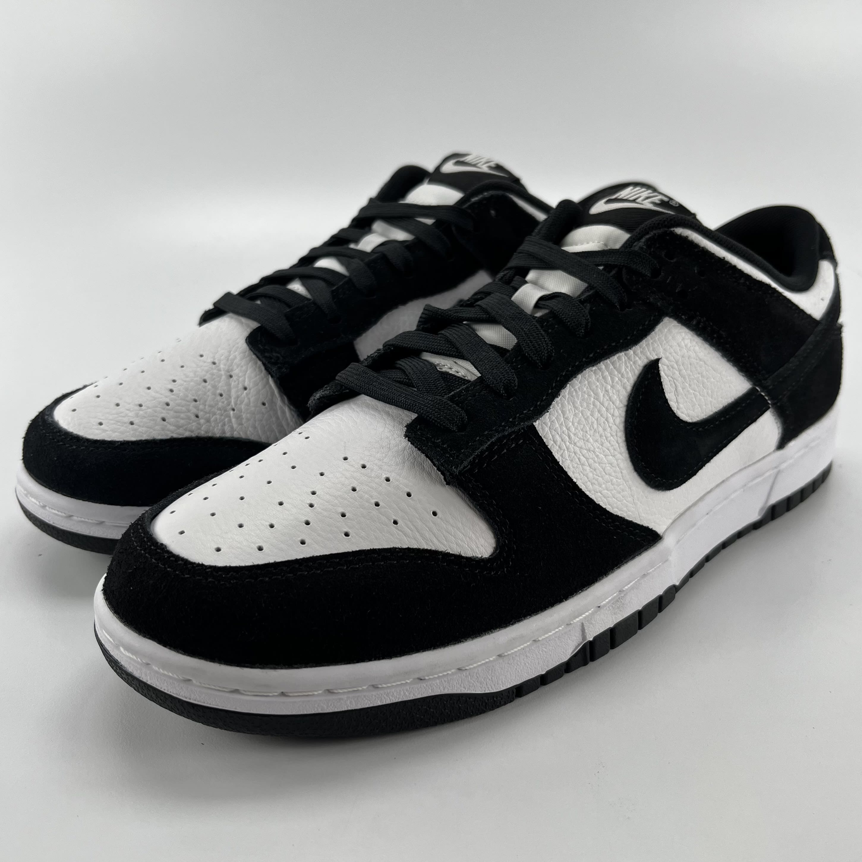 262638 Nike Dunk Low Retro SE Suede Panda