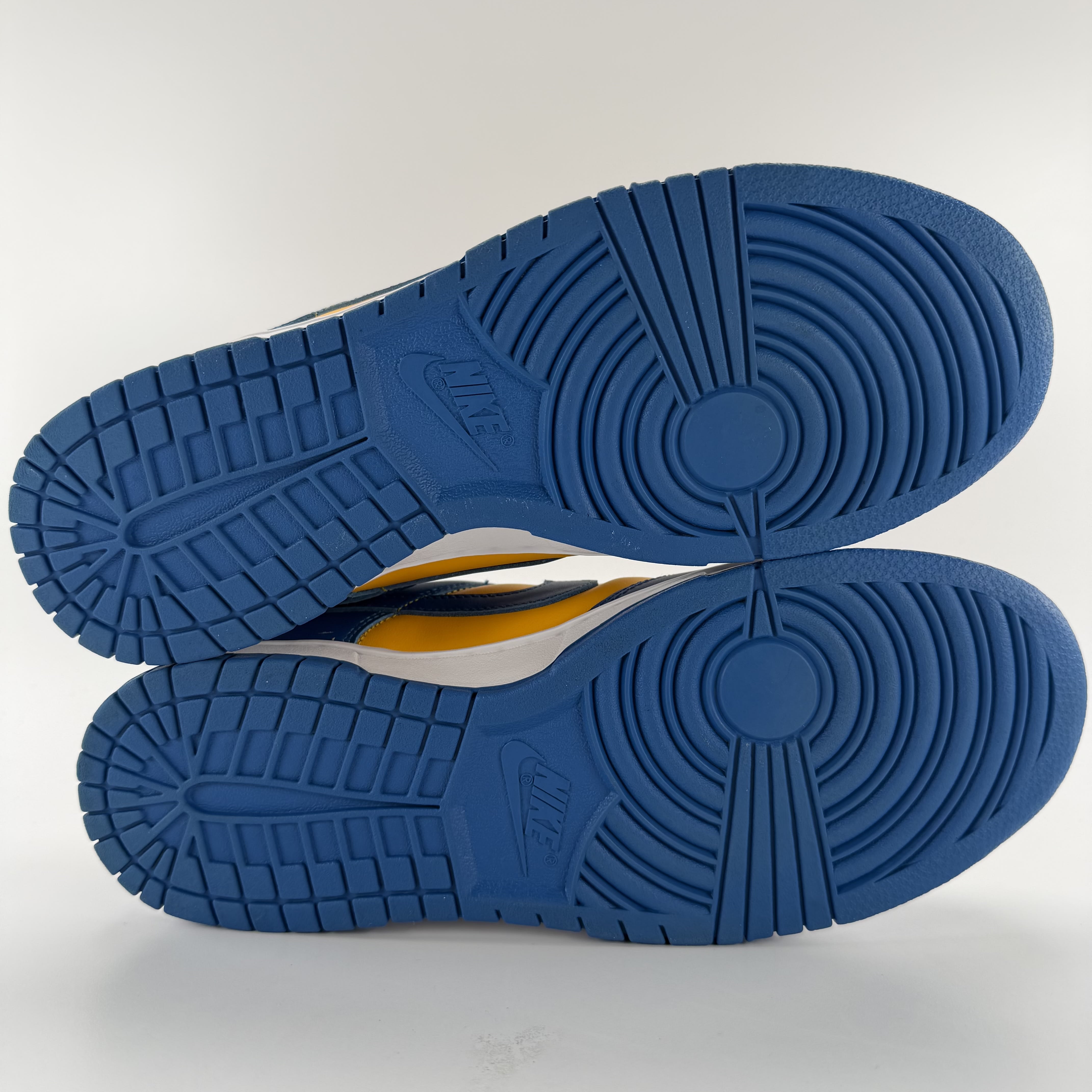 518160 Nike Dunk Low UCLA
