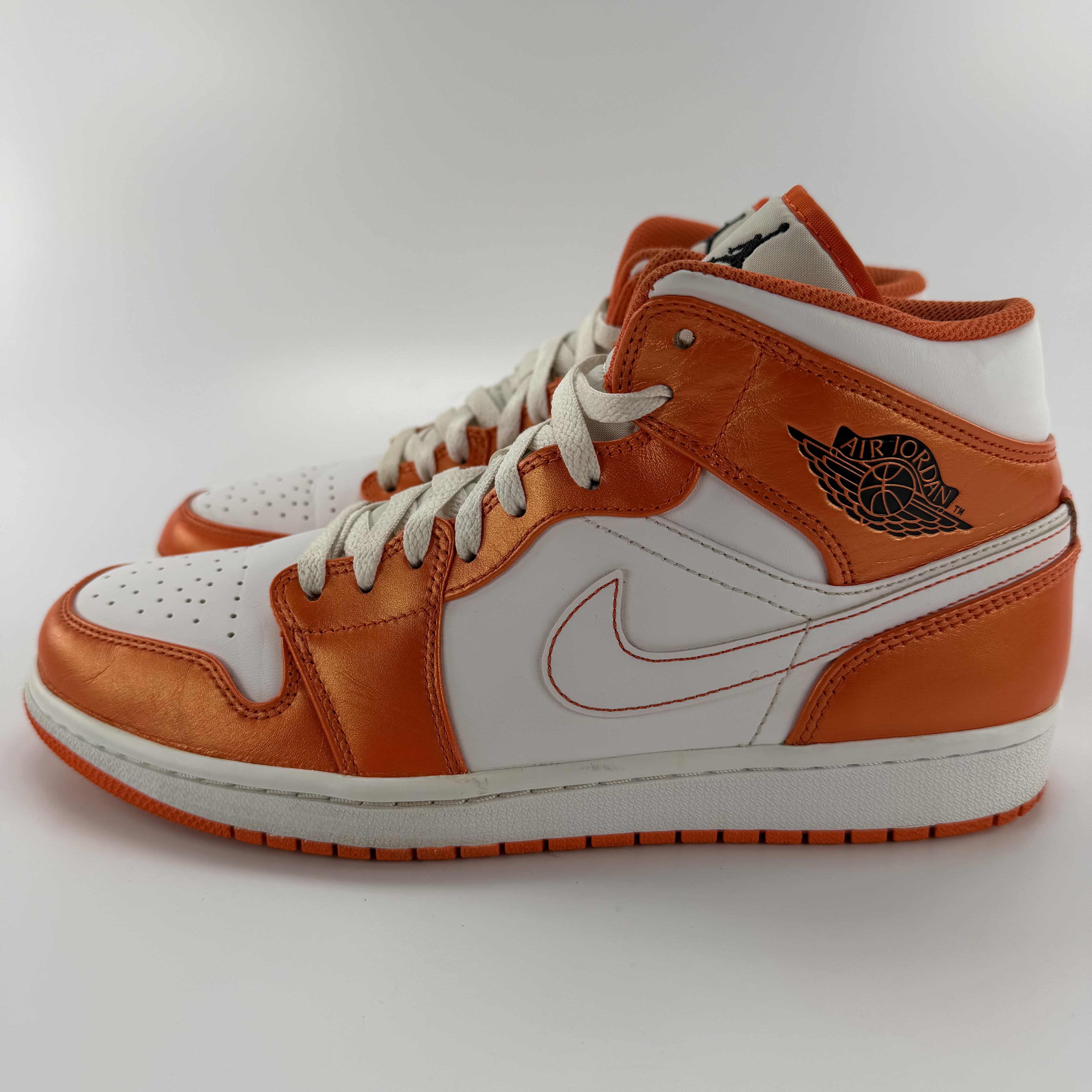 462499 Jordan 1 Mid Metallic Orange