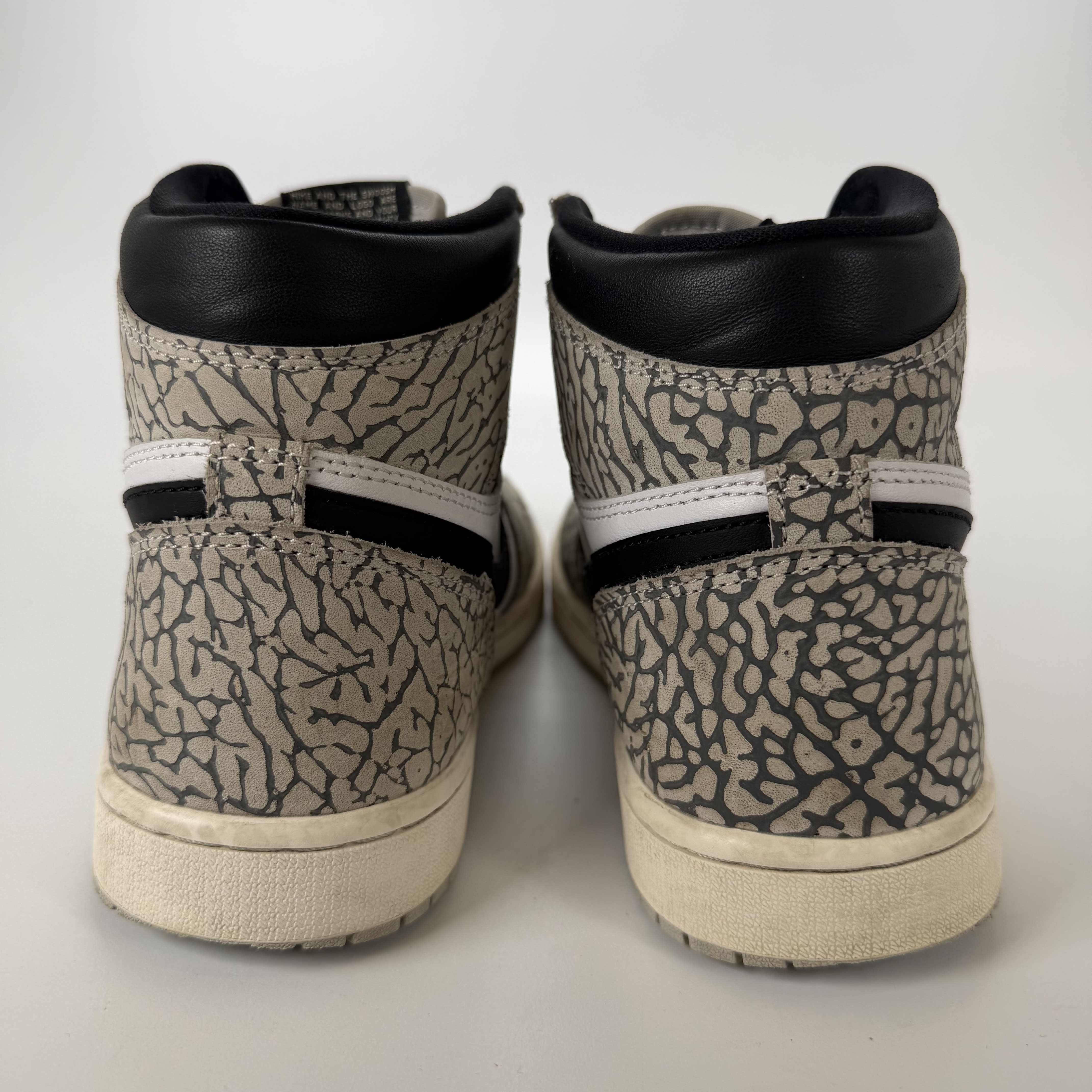 520391 Jordan 1 Retro High OG White Cement