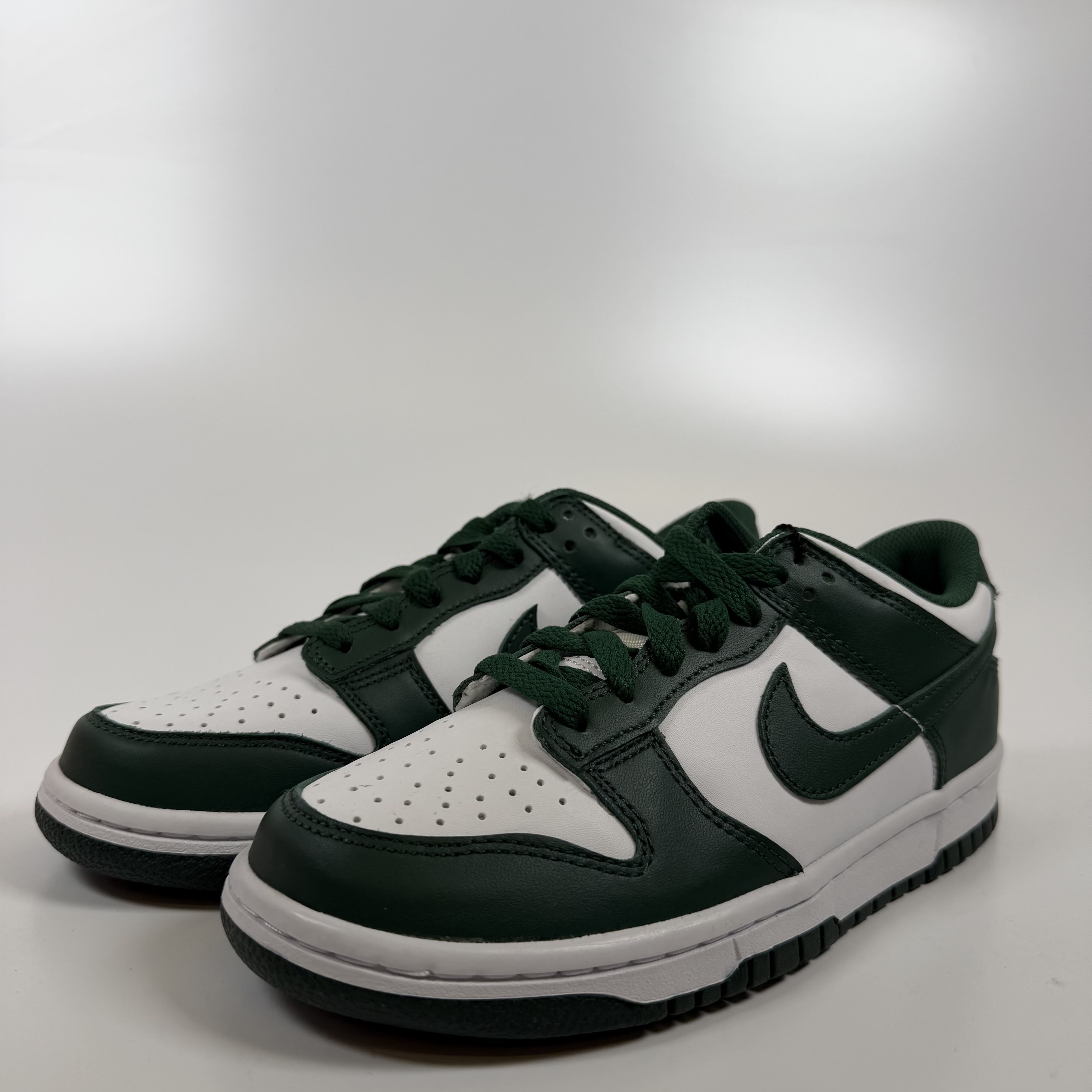 571312 Nike Dunk Low Michigan State (GS)
