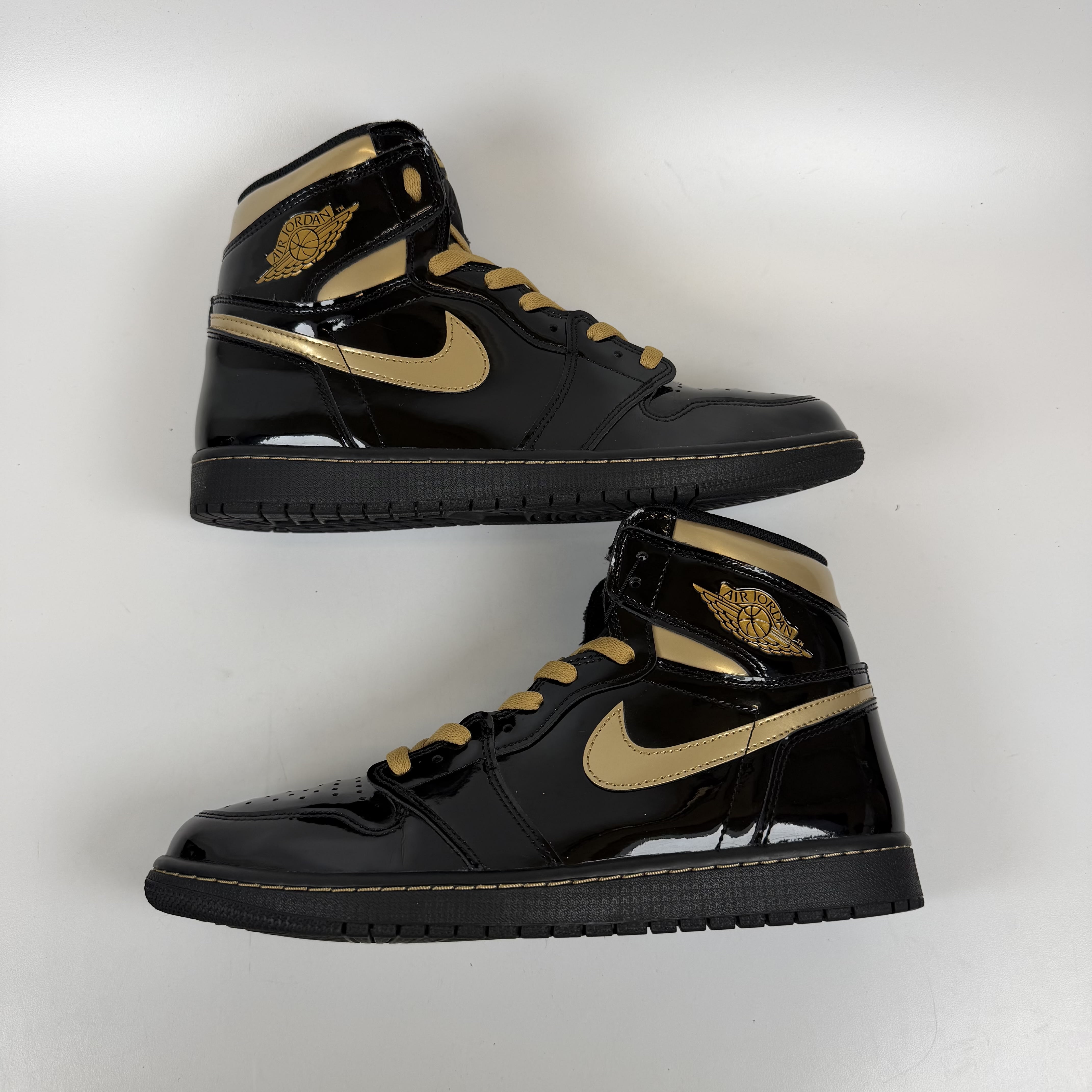 SP11273 Jordan 1 Retro High Black Metallic Gold (2020)