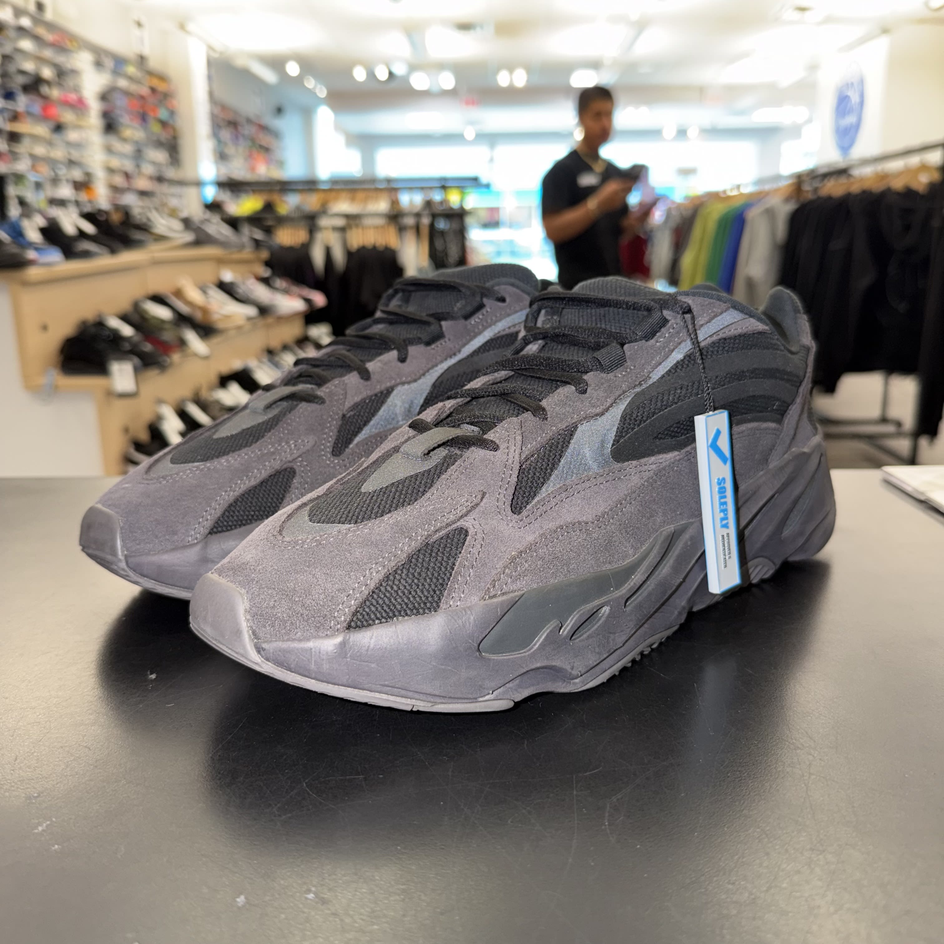 SP36 adidas Yeezy Boost 700 V2 Vanta