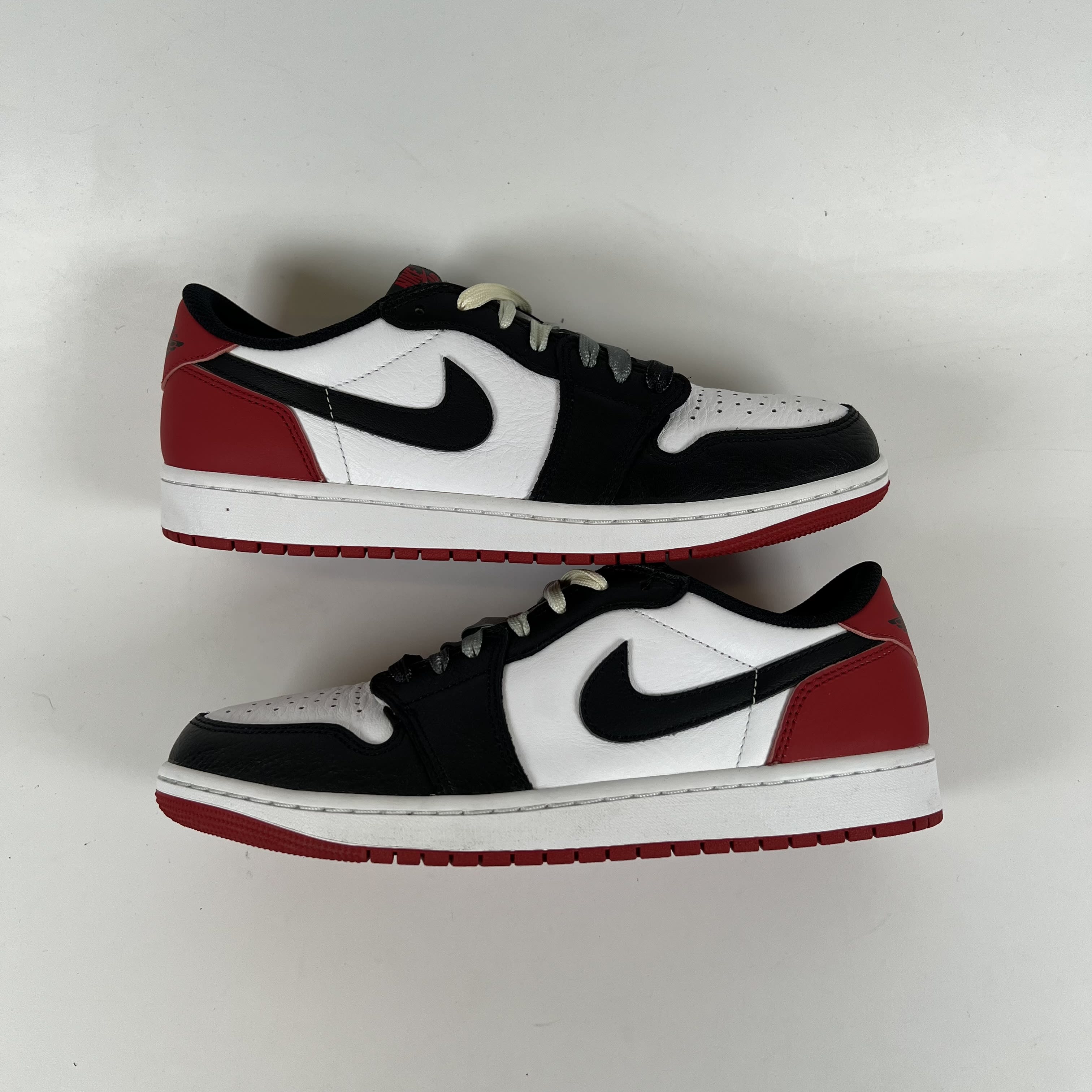 SP10180 Jordan 1 Retro Low OG Black Toe (2023)