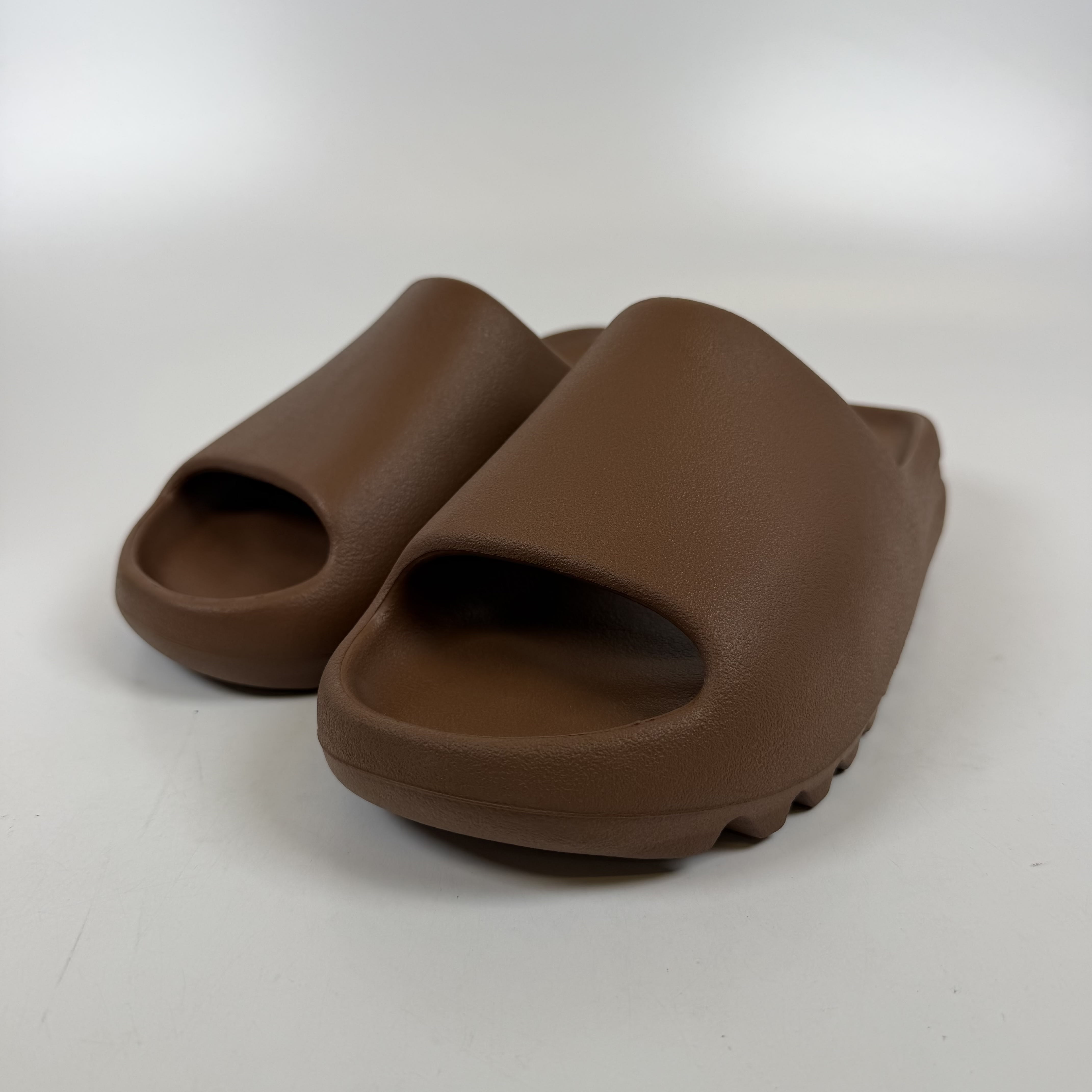 610348 adidas Yeezy Slide Flax