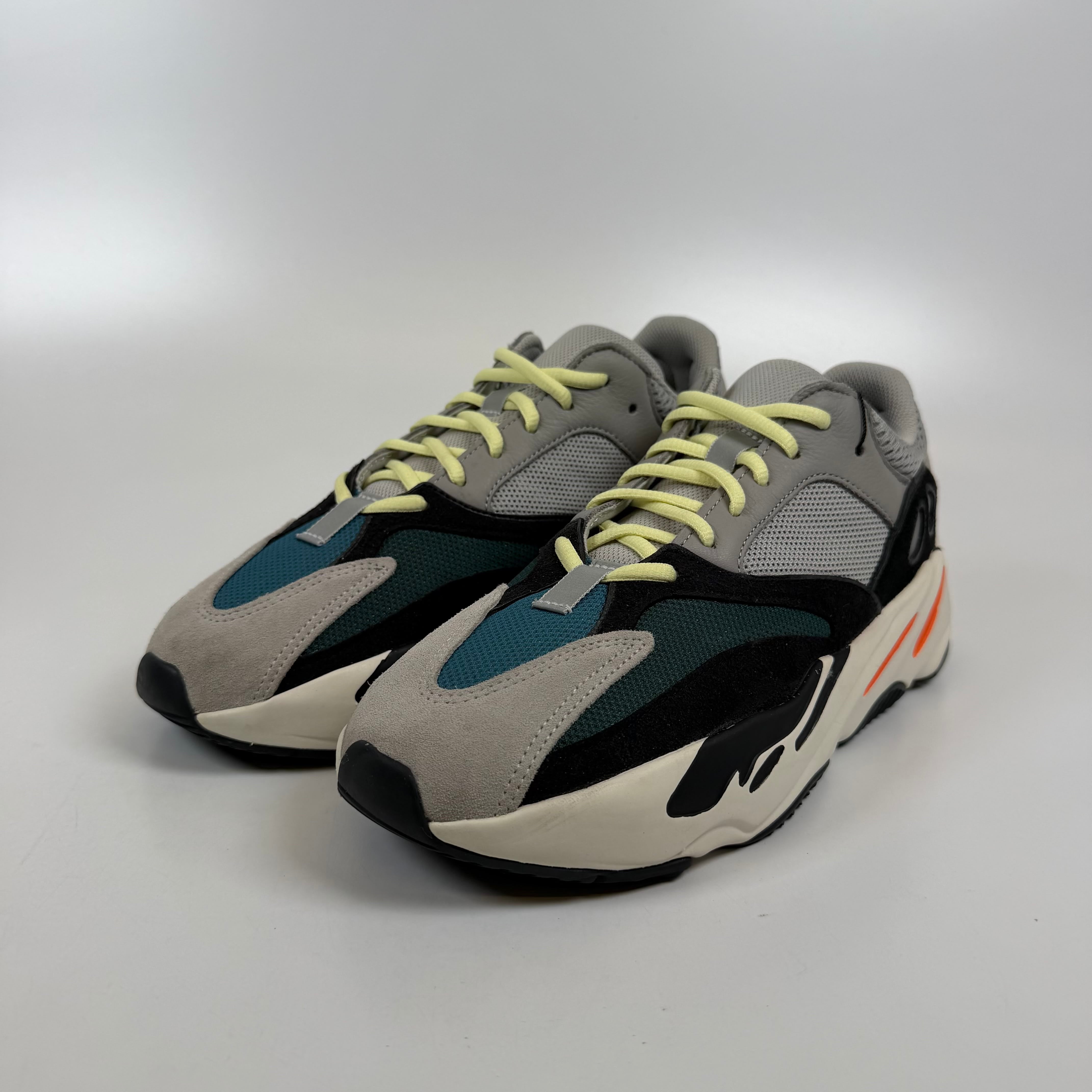 SP7337 adidas Yeezy Boost 700 Wave Runner