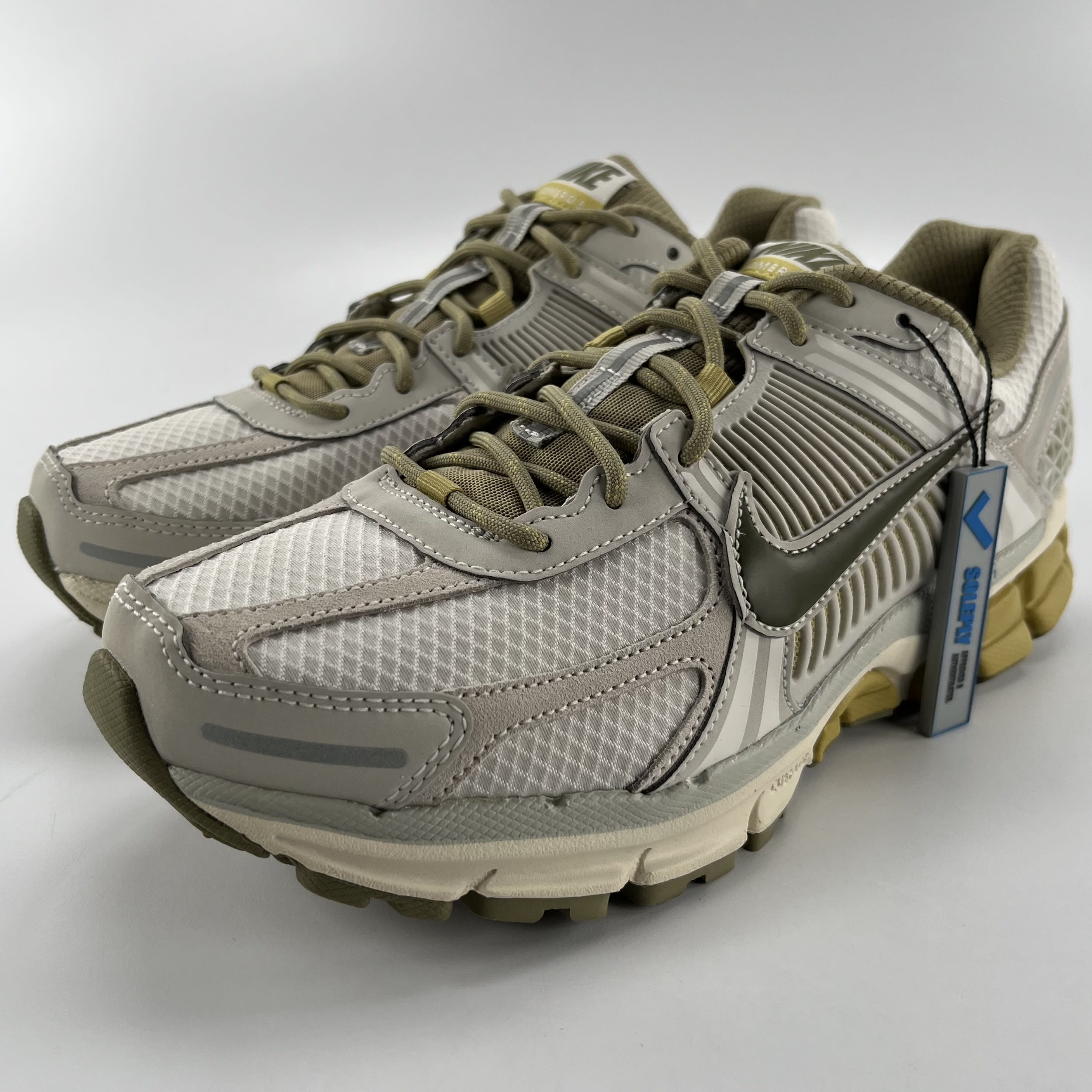 588736 Nike Zoom Vomero 5 SP Light Bone Neutral Olive