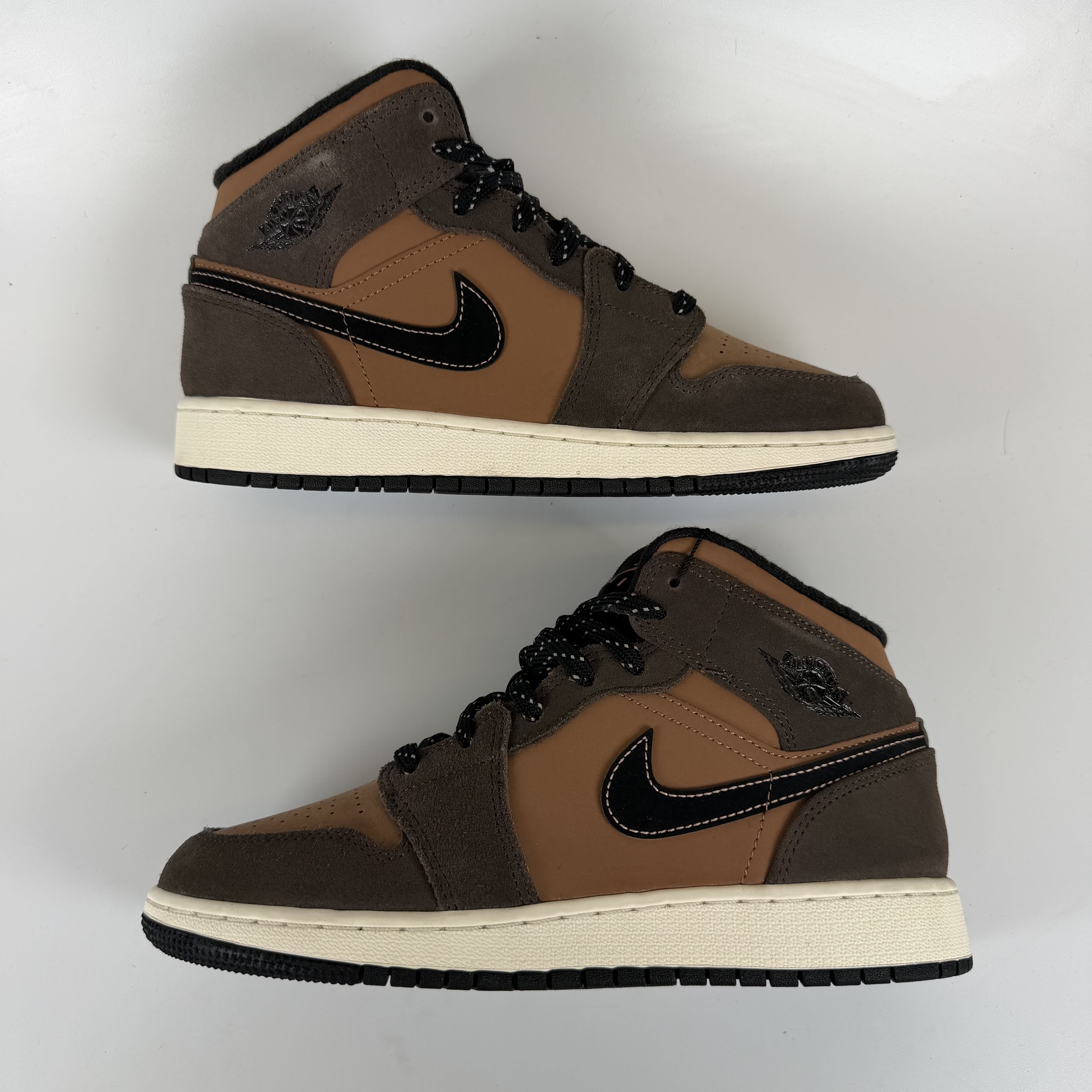 SP5653 Jordan 1 Mid SE Dark Chocolate (GS)