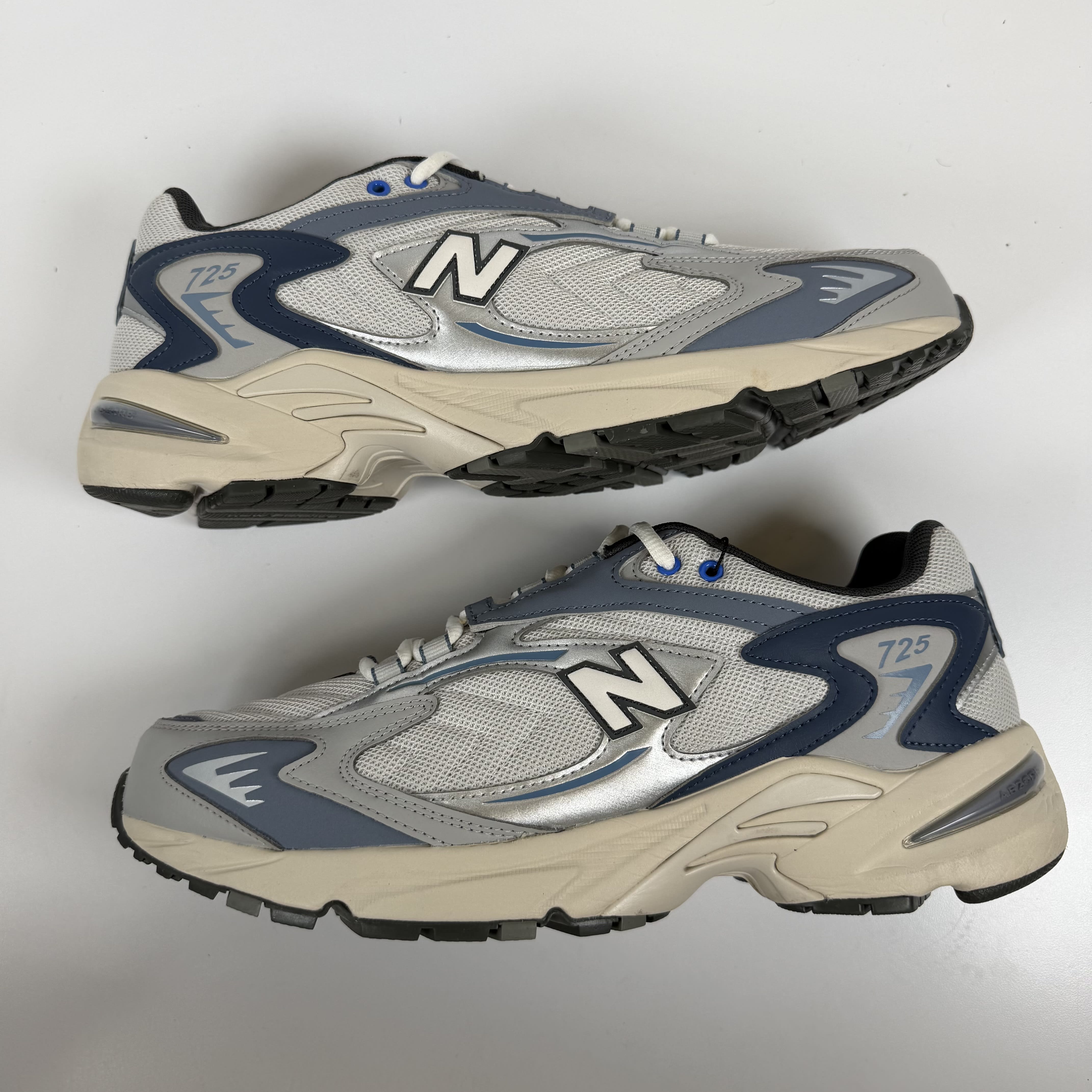 SP9474 New Balance 725 Blue/Grey