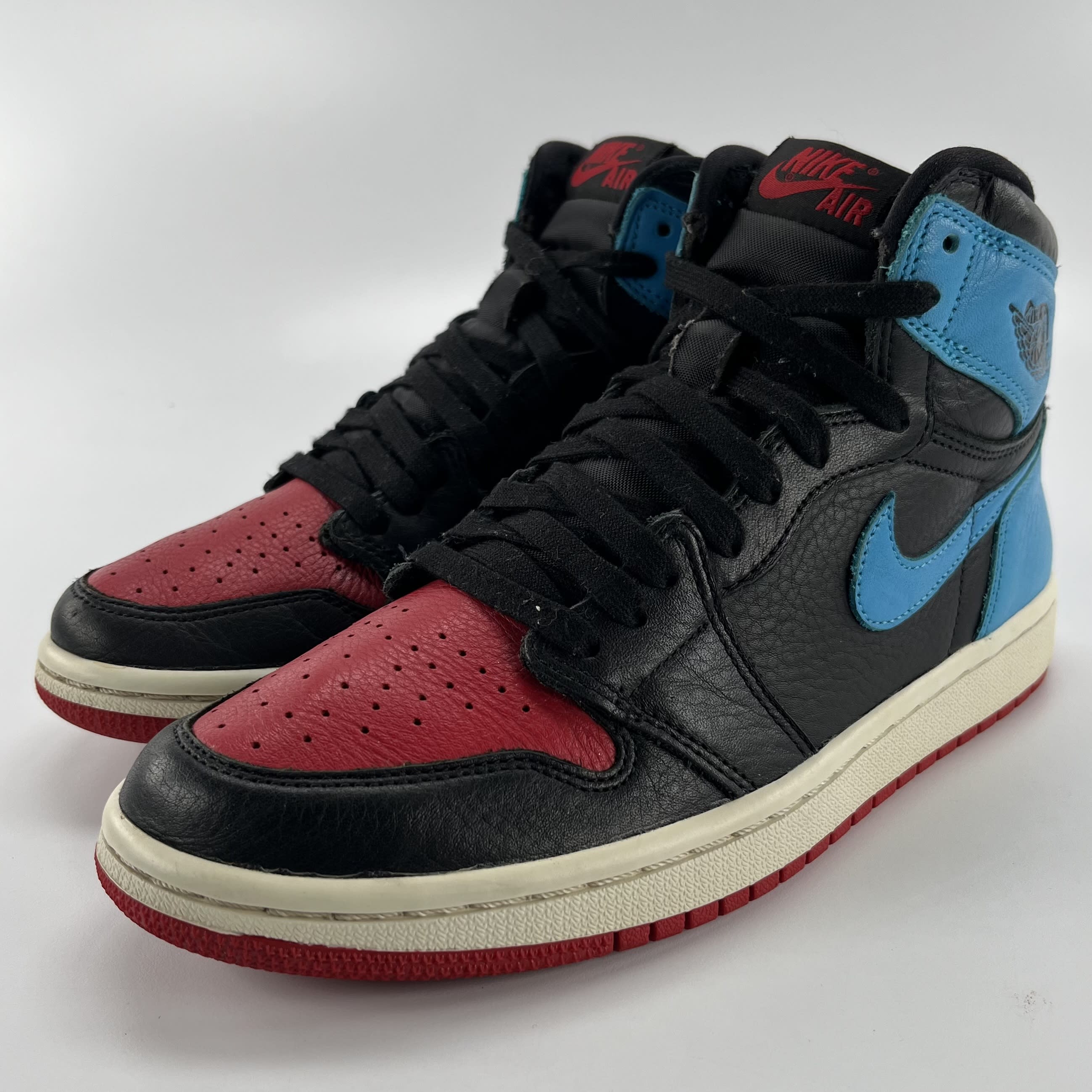 633897 Air Jordan 1 Retro High NC to Chi (Women's)