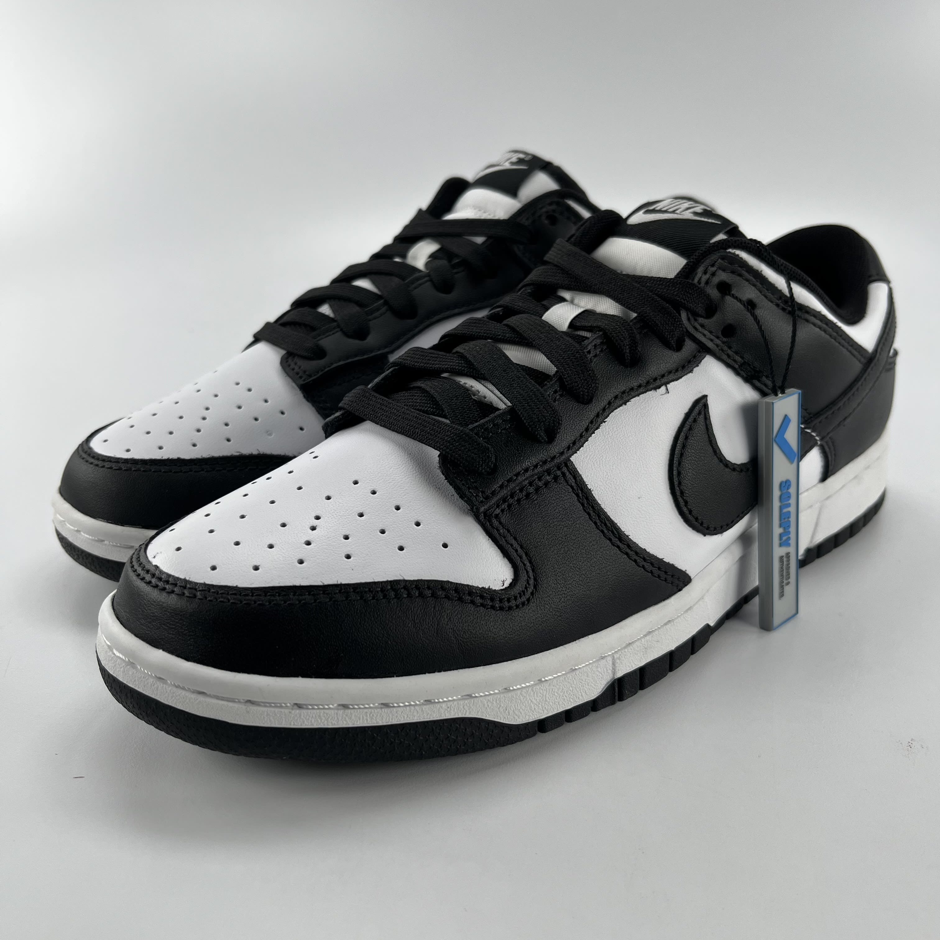 588731 Nike Dunk Low Retro White Black Panda