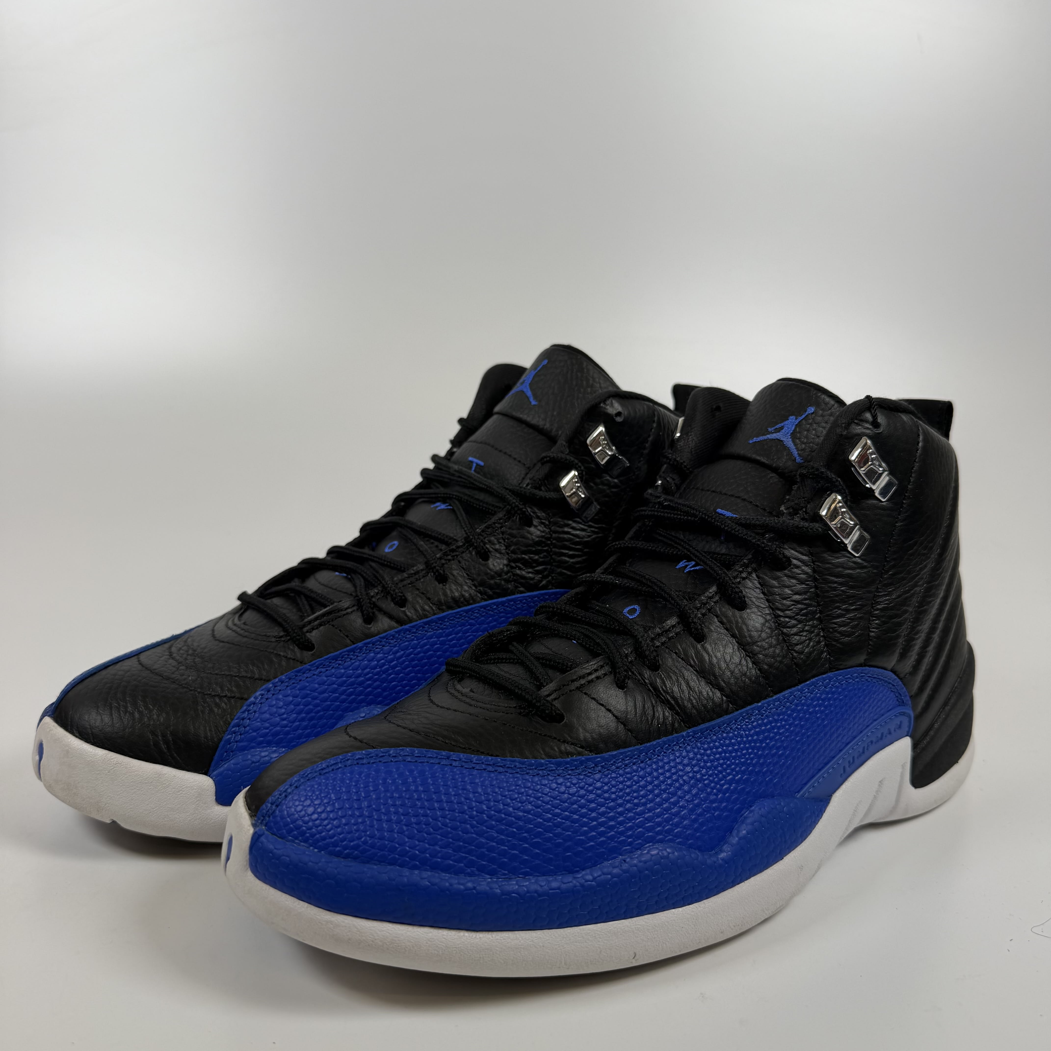 633033 Wmns Air Jordan 12 Retro 'Hyper Royal'