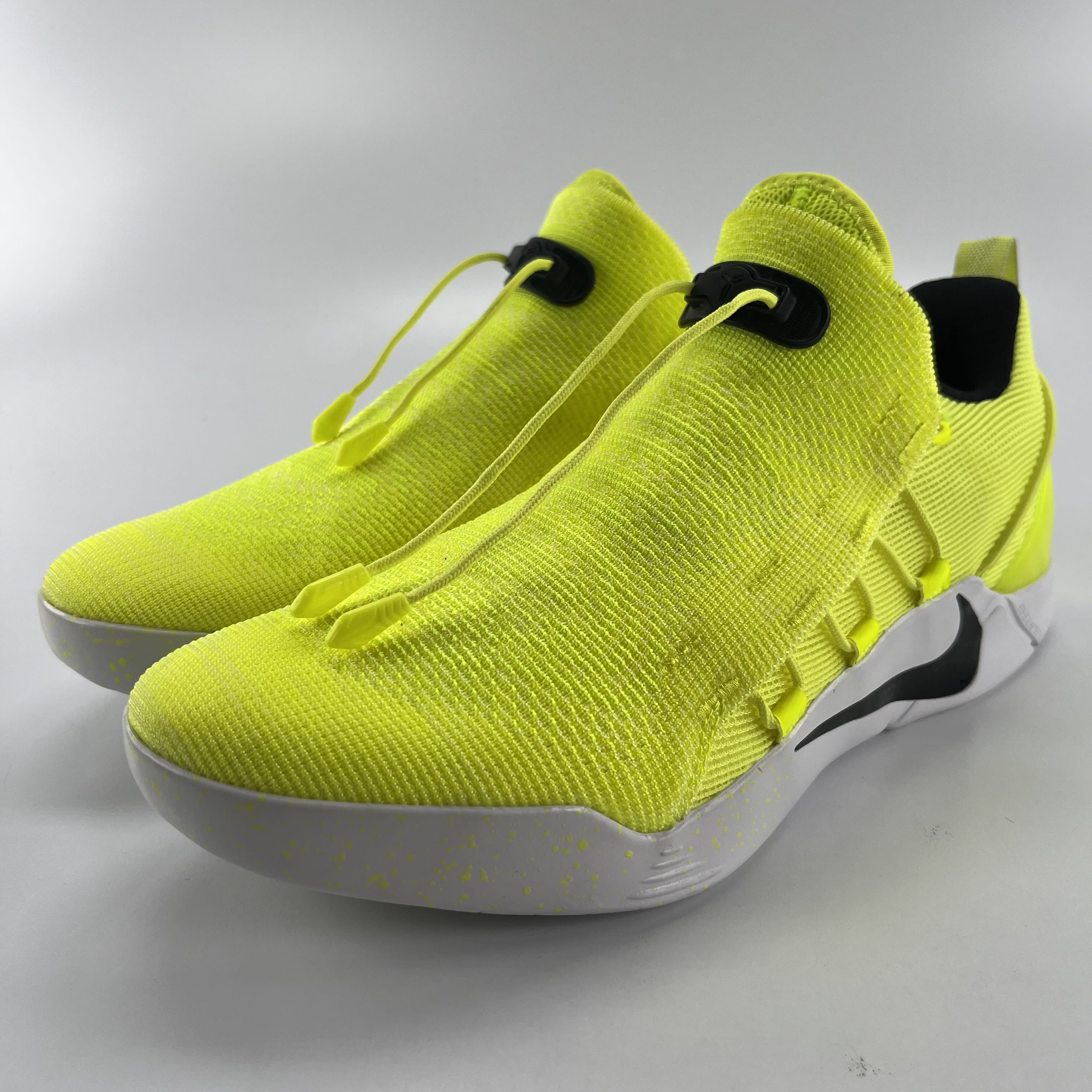 786880 Nike Kobe A.D. NXT Volt