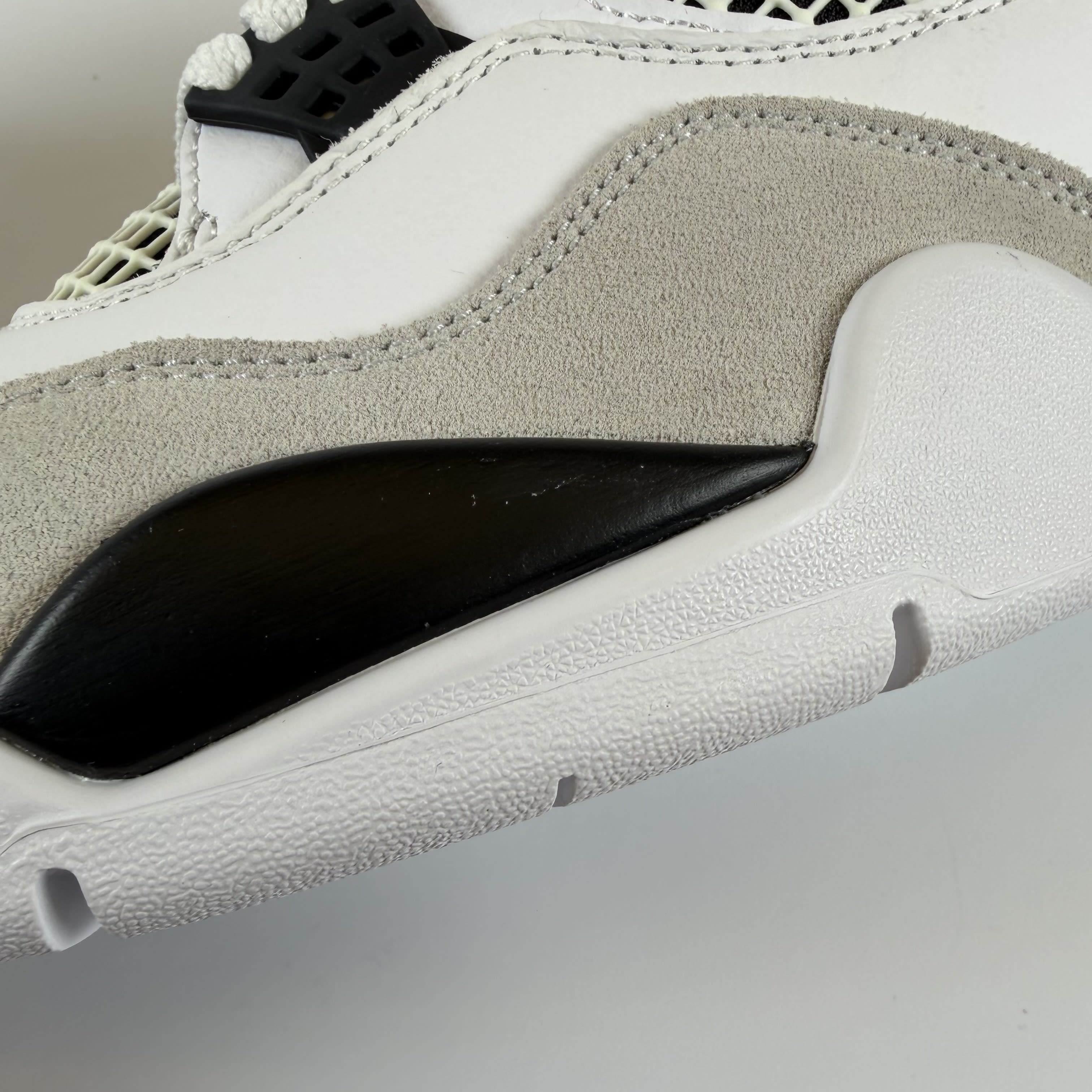 SP6520 Jordan 4 Retro Military Black